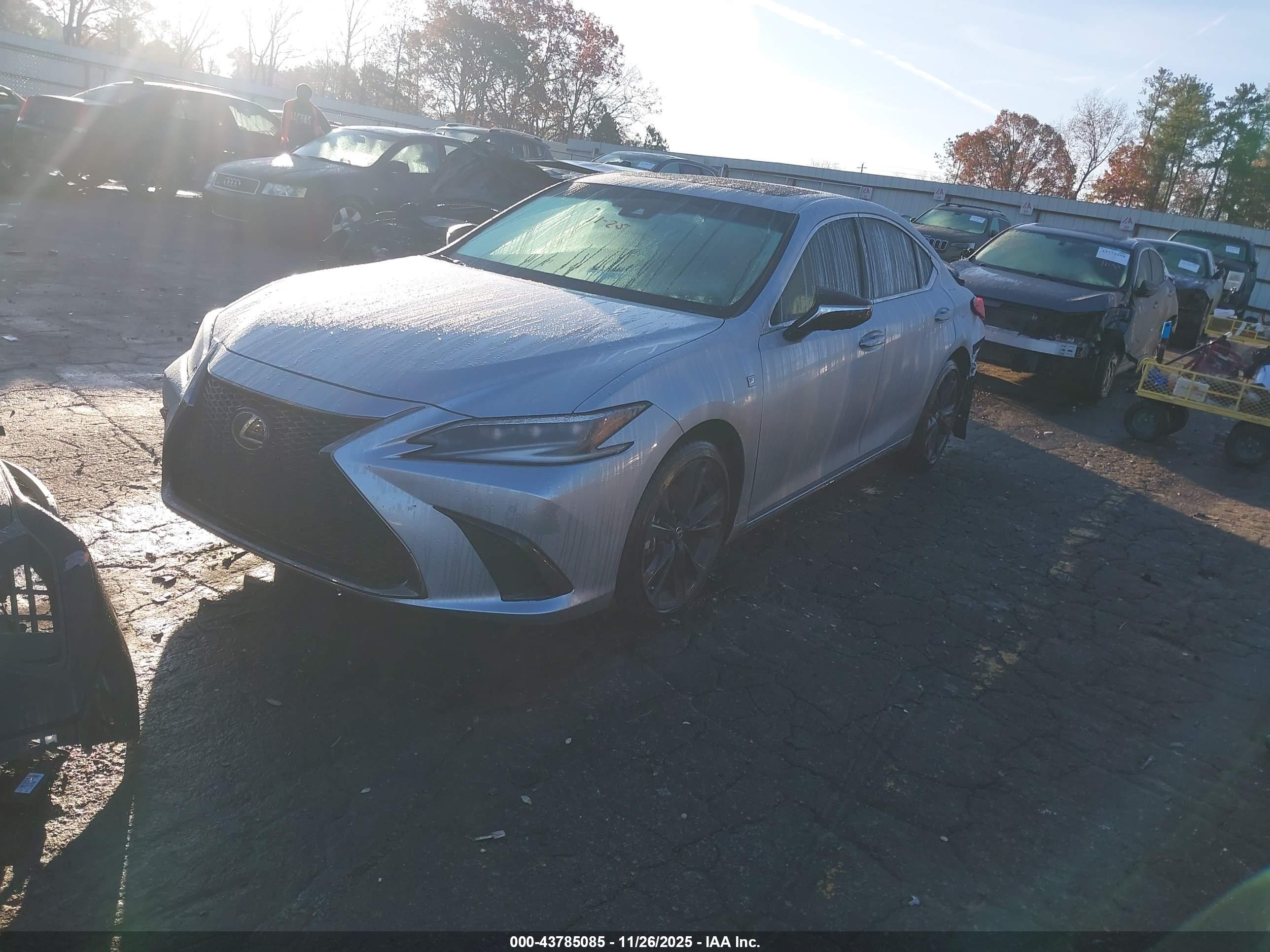 LEXUS ES image 2