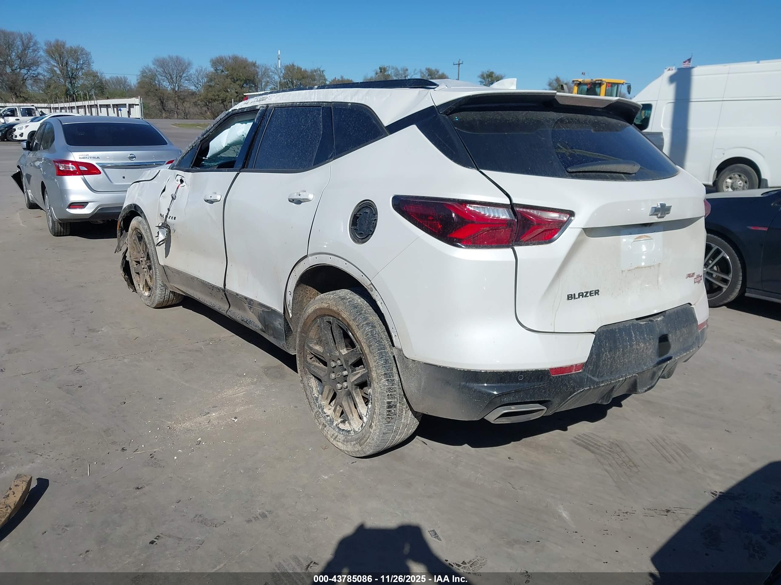 CHEVROLET BLAZER image 3