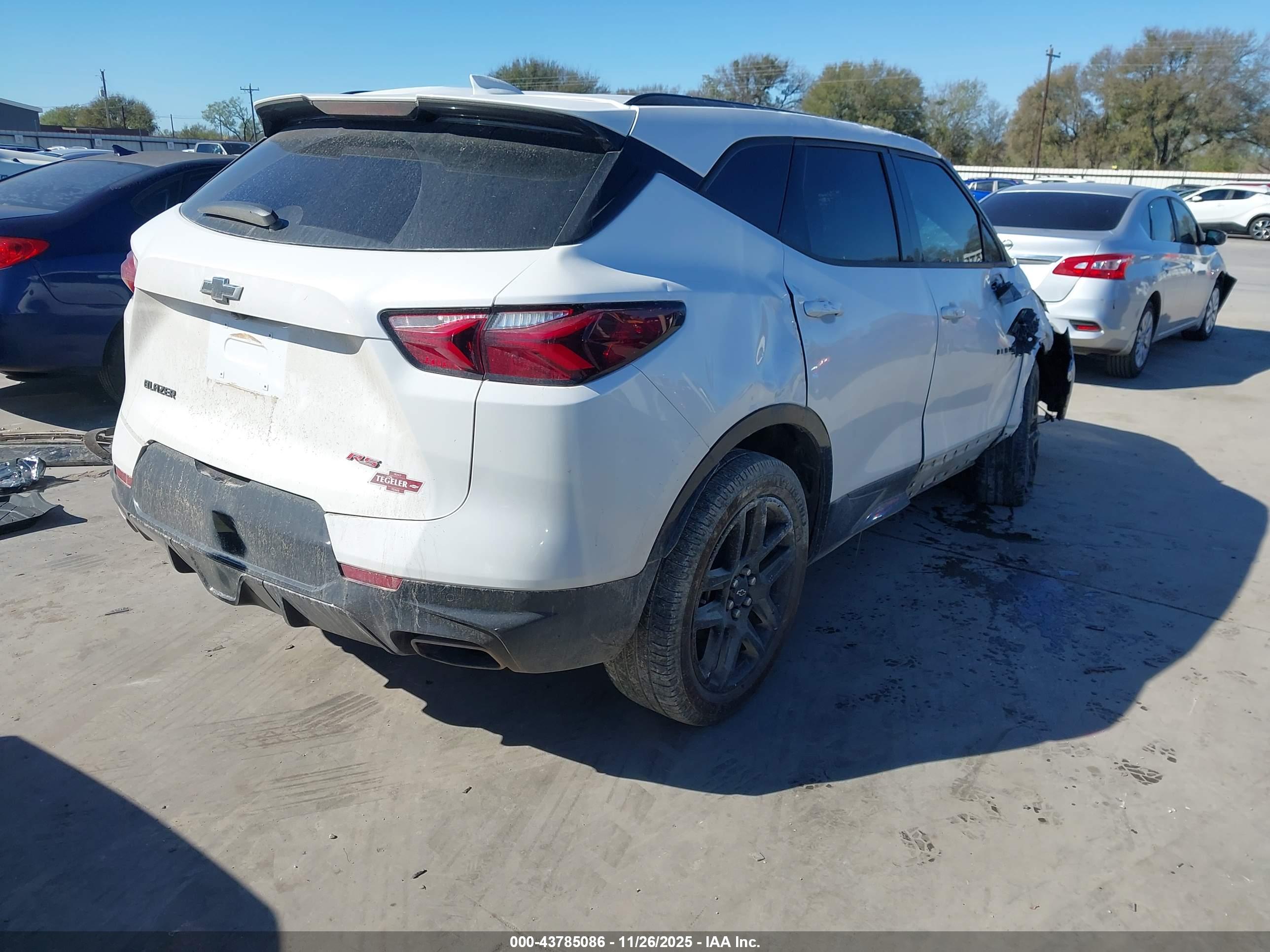 CHEVROLET BLAZER image 4