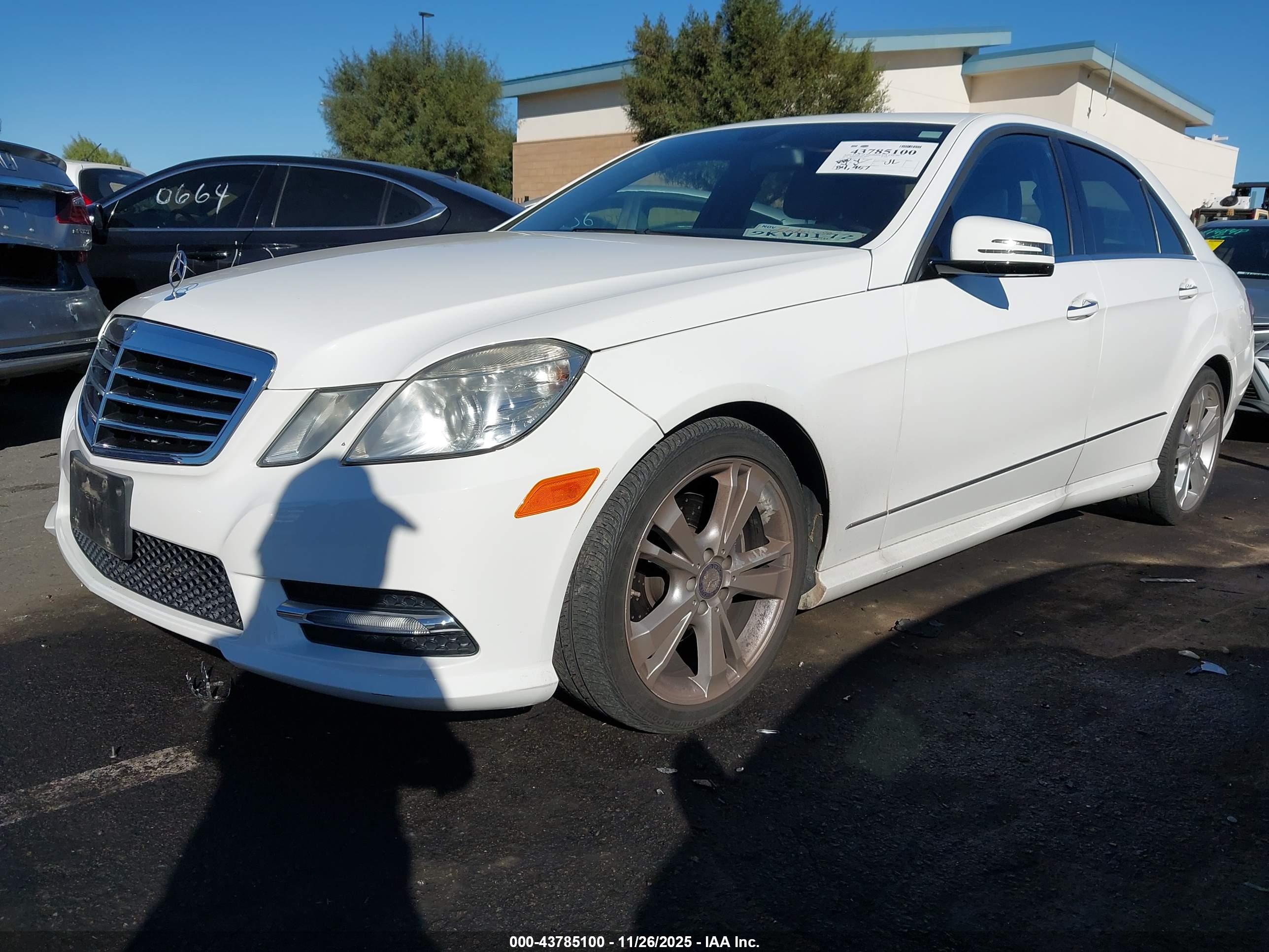 MERCEDES-BENZ E image 2