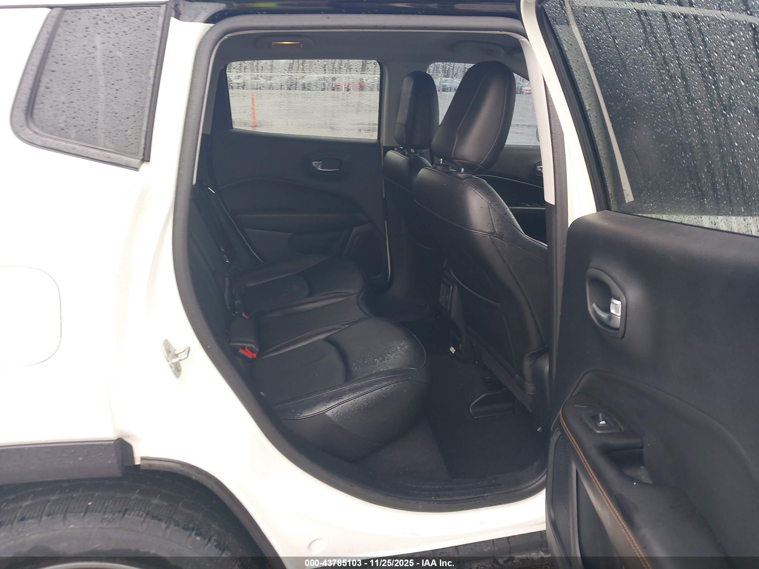 JEEP COMPASS image 8