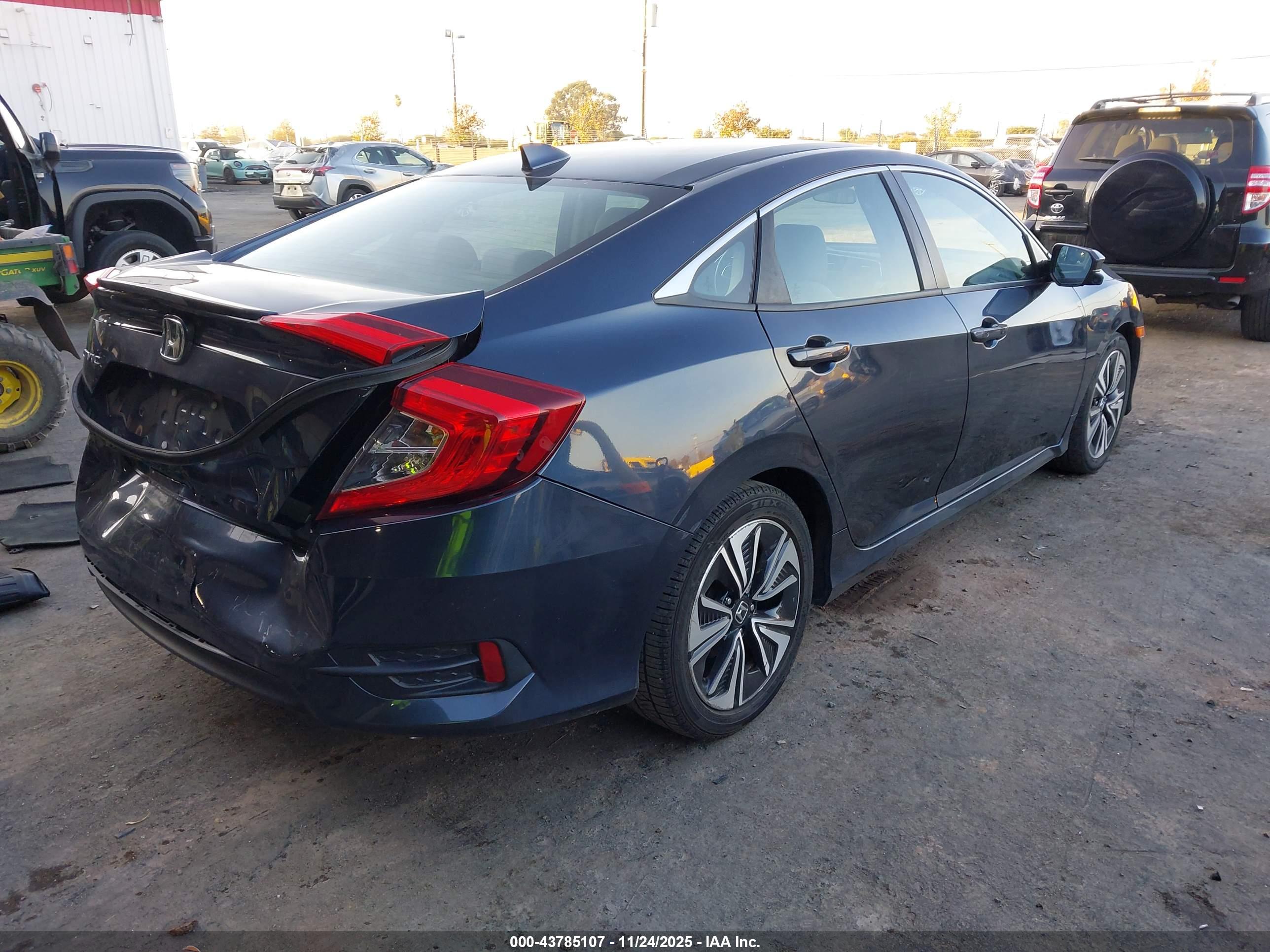 HONDA CIVIC image 4