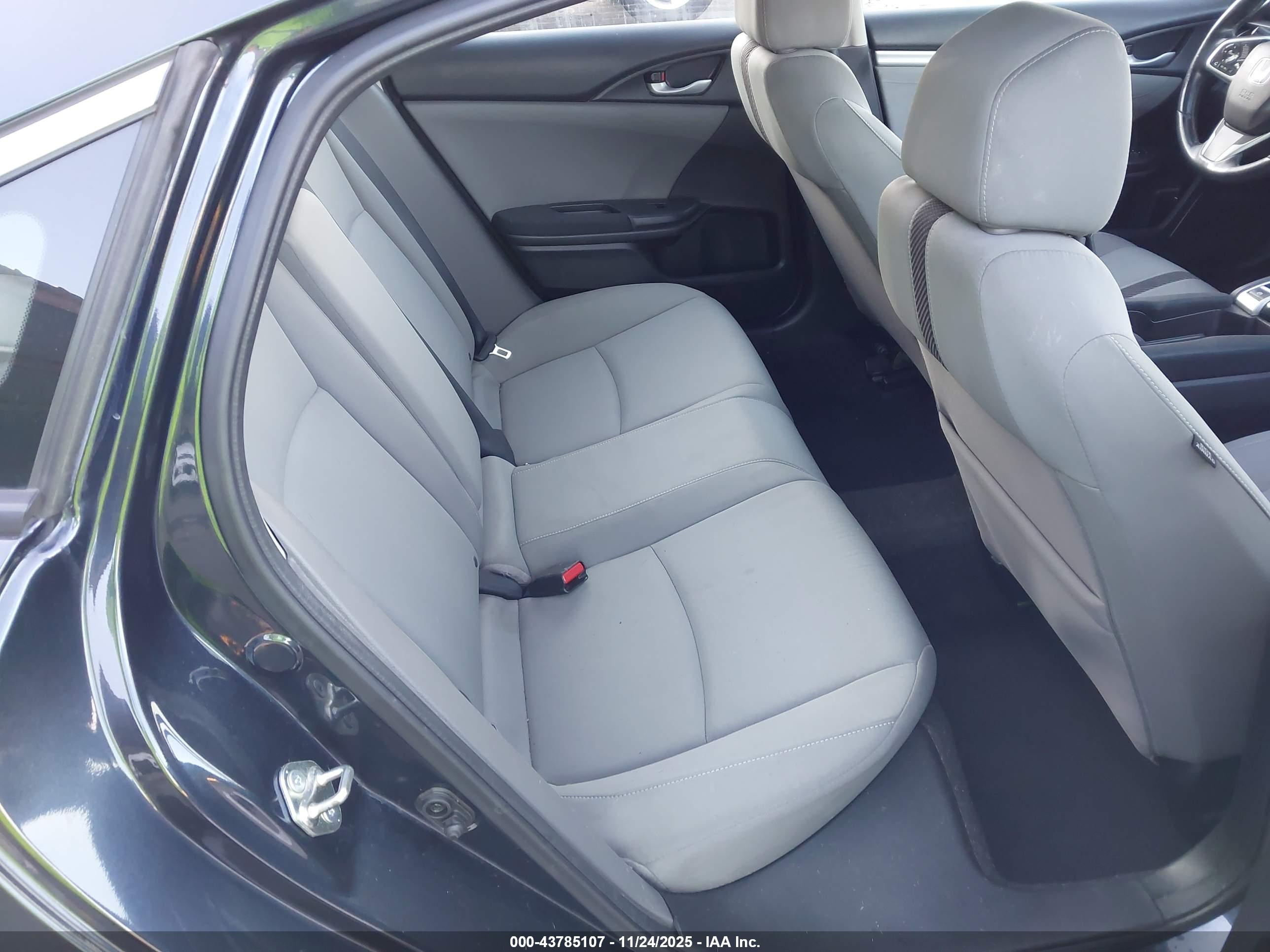 HONDA CIVIC image 8