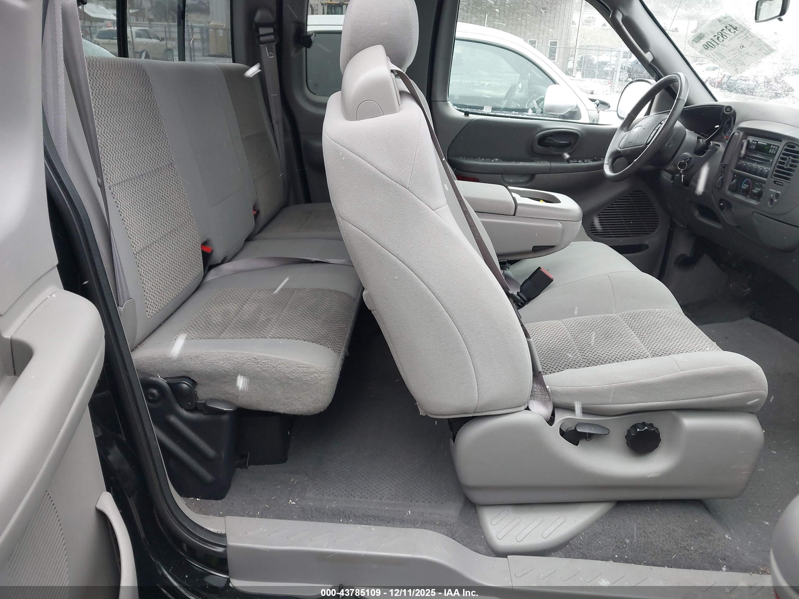 FORD F-150 image 8
