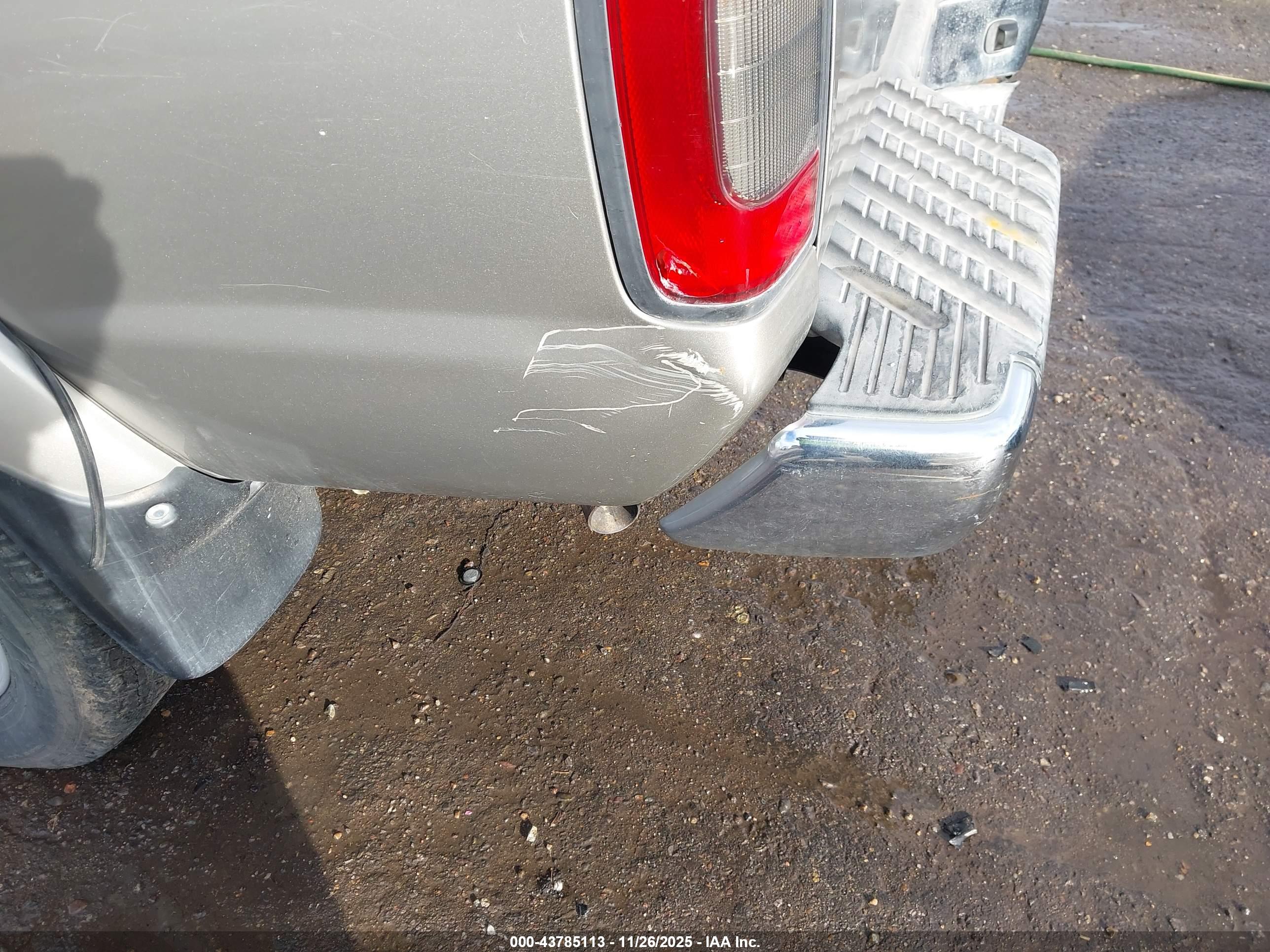 NISSAN FRONTIER image 6
