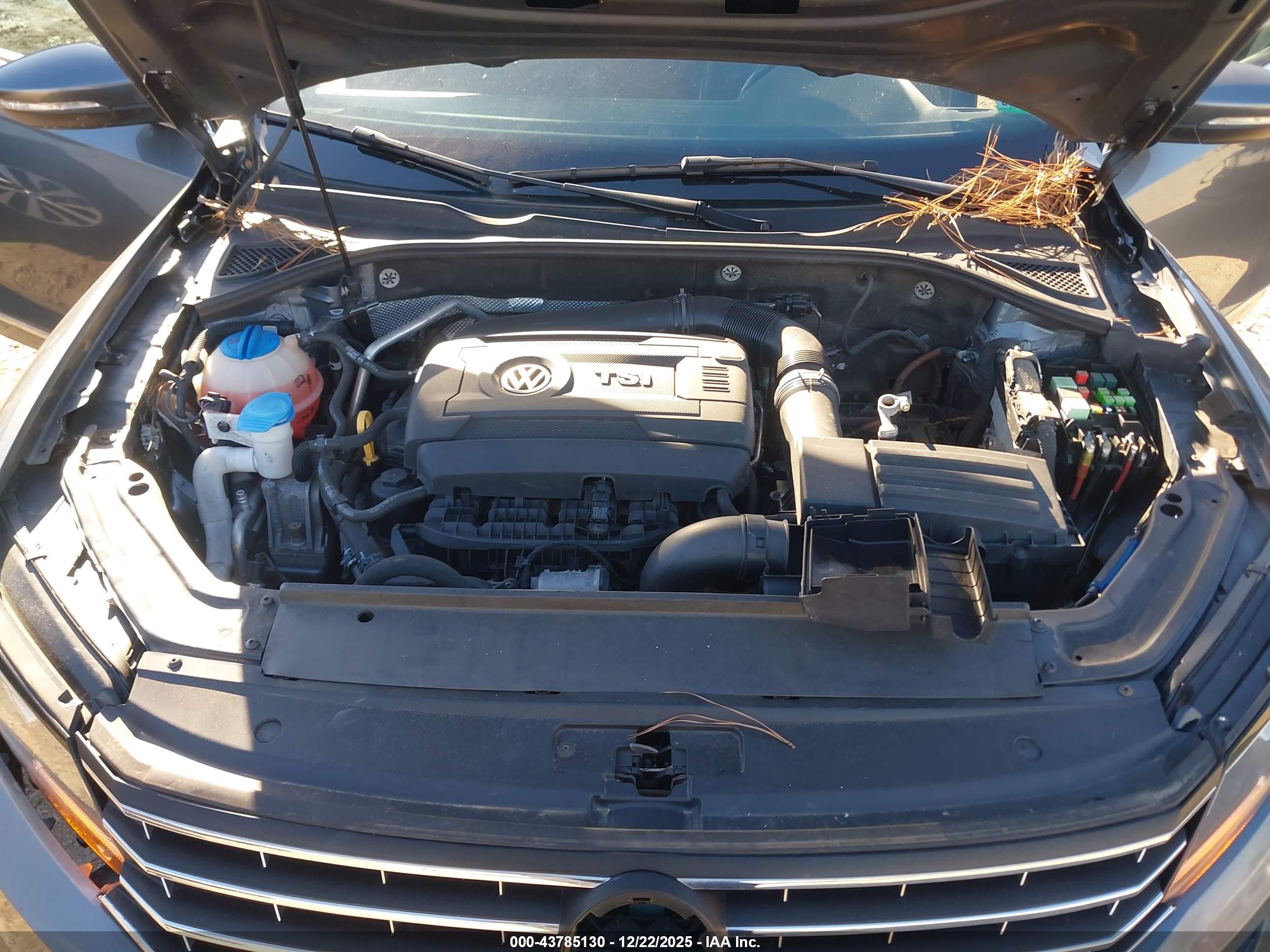 VOLKSWAGEN PASSAT image 10