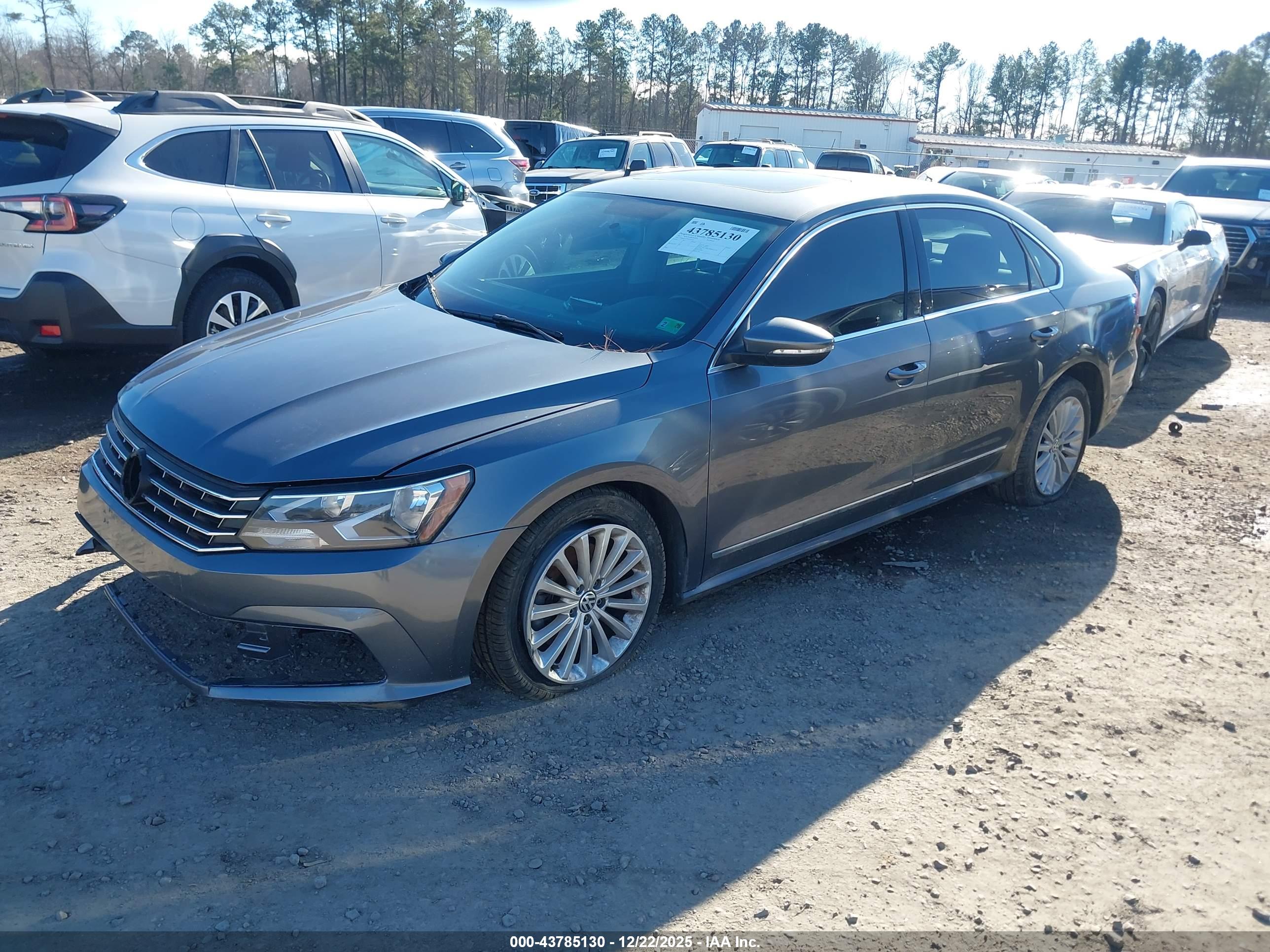 VOLKSWAGEN PASSAT image 2