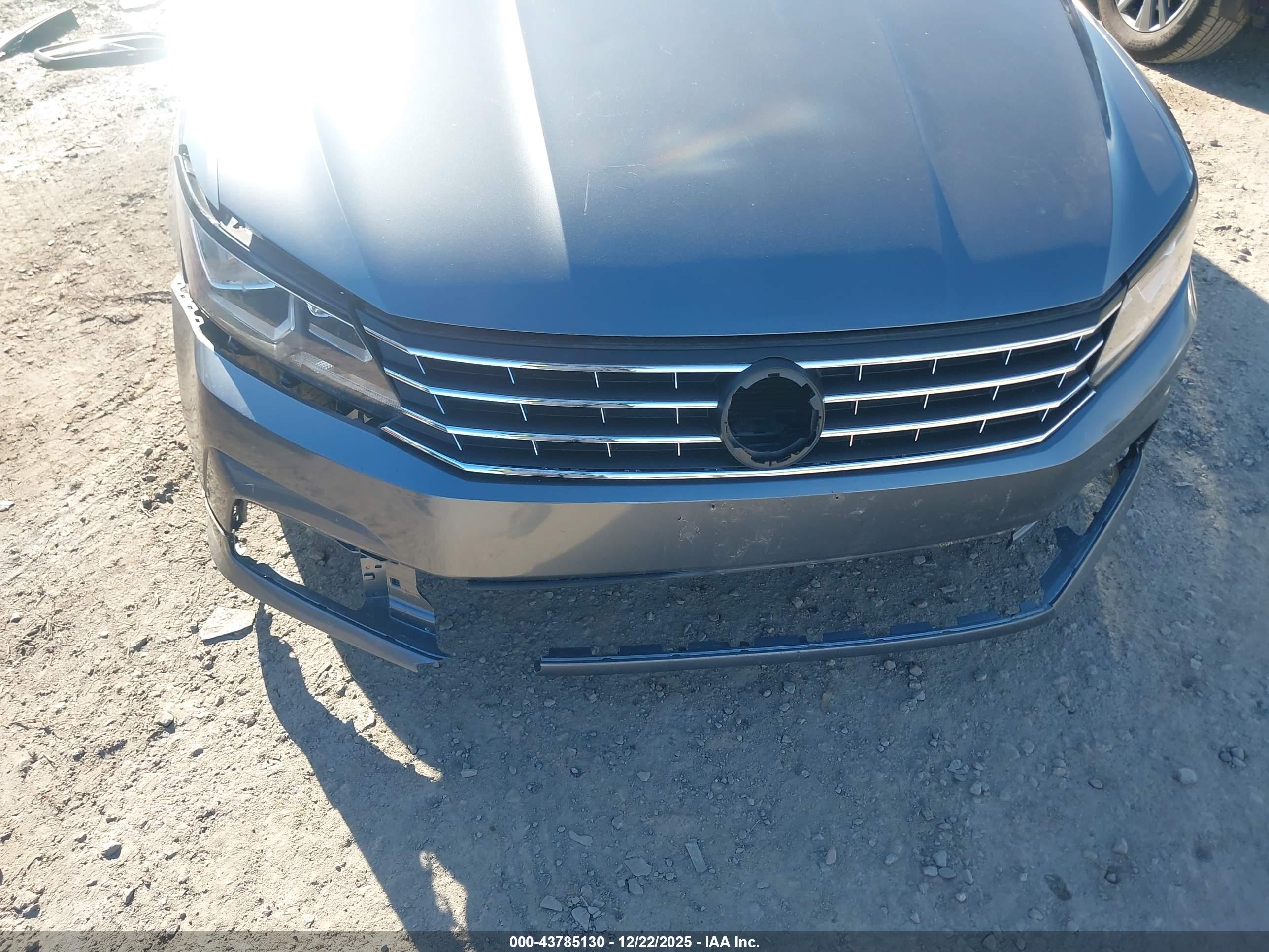 VOLKSWAGEN PASSAT image 6