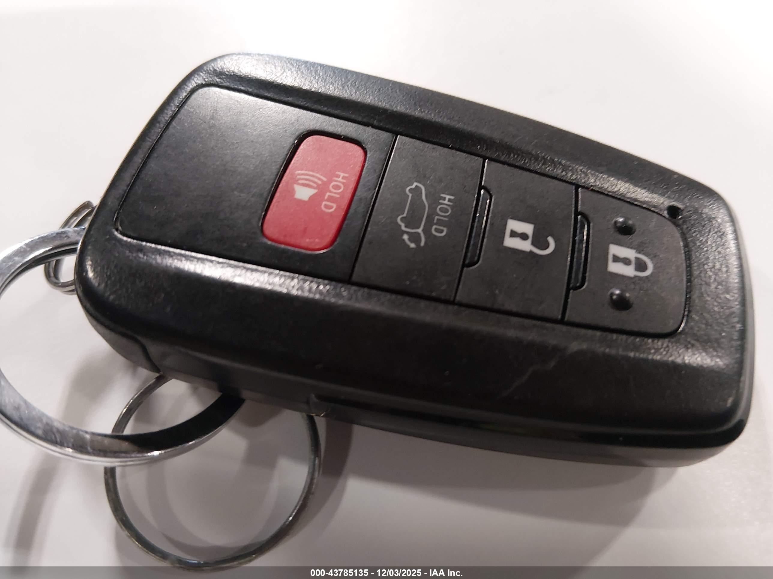 TOYOTA RAV4 image 11