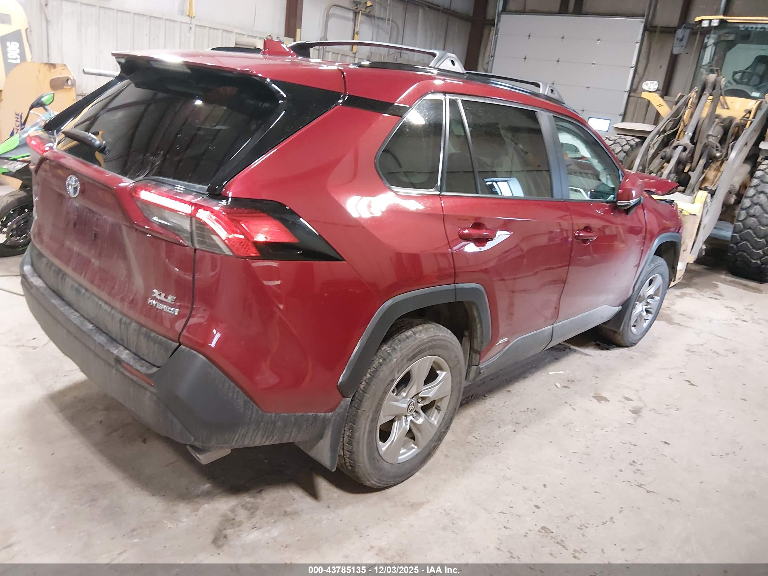 TOYOTA RAV4 image 4