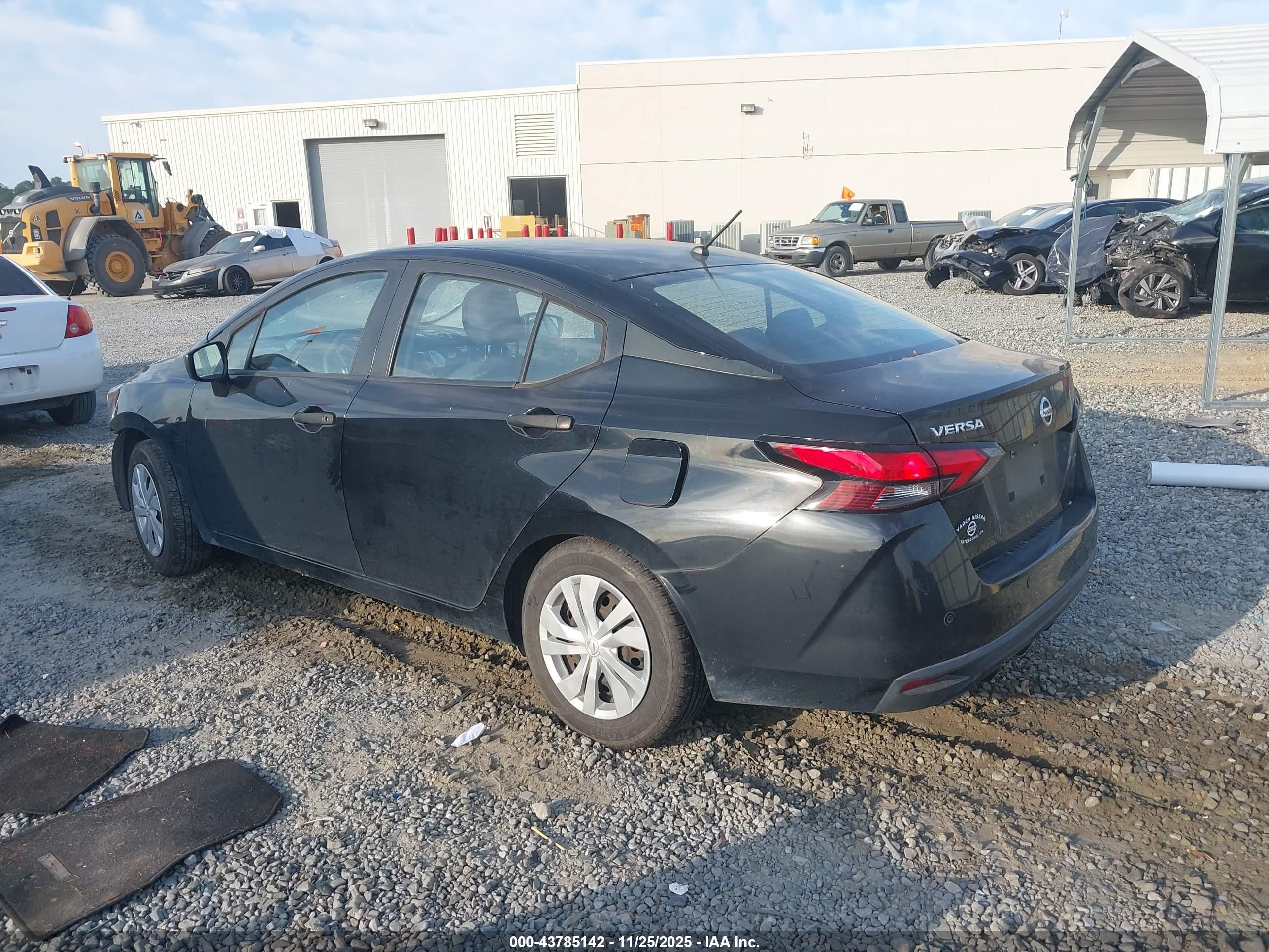 NISSAN VERSA image 3