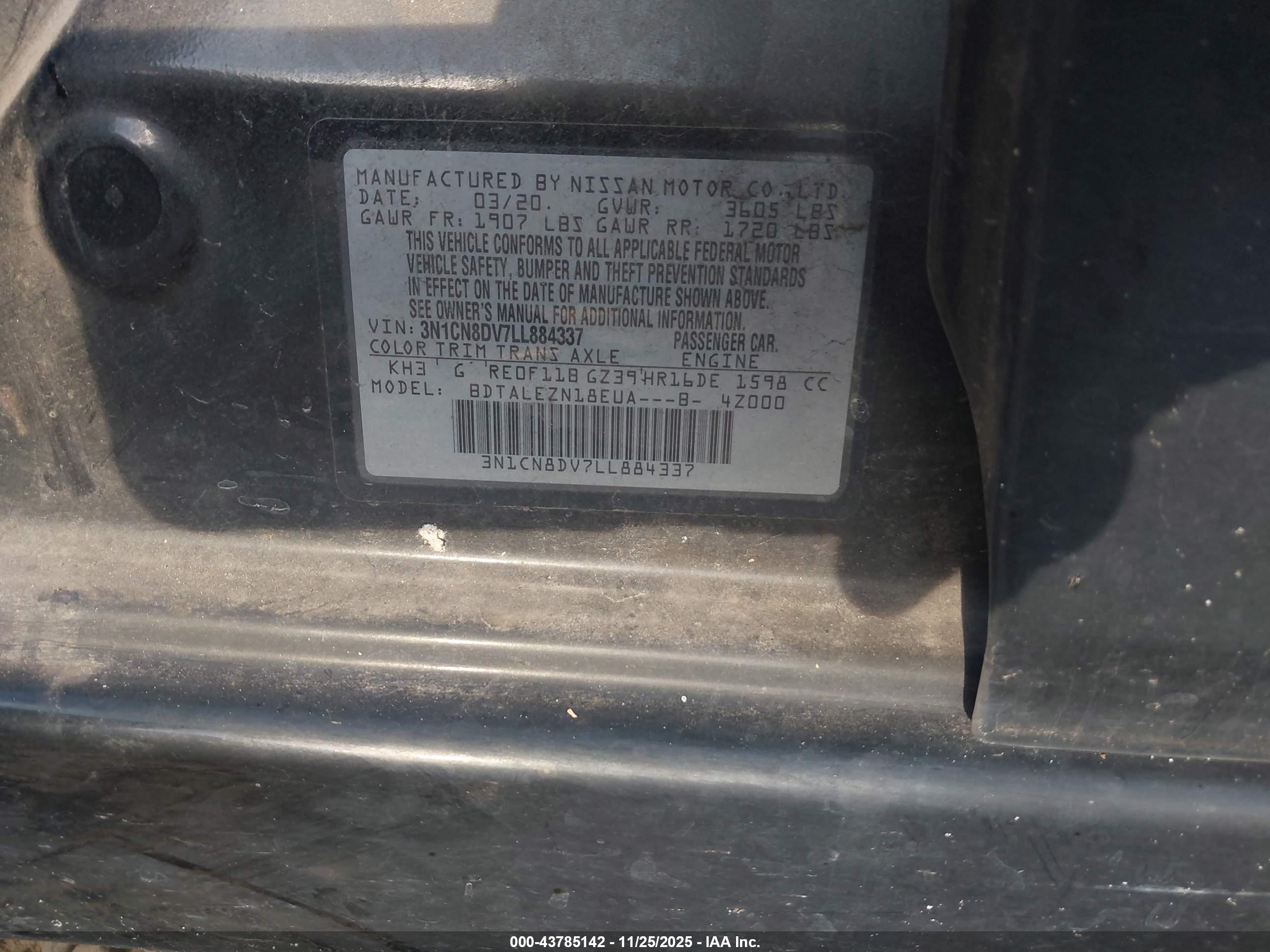 NISSAN VERSA image 9
