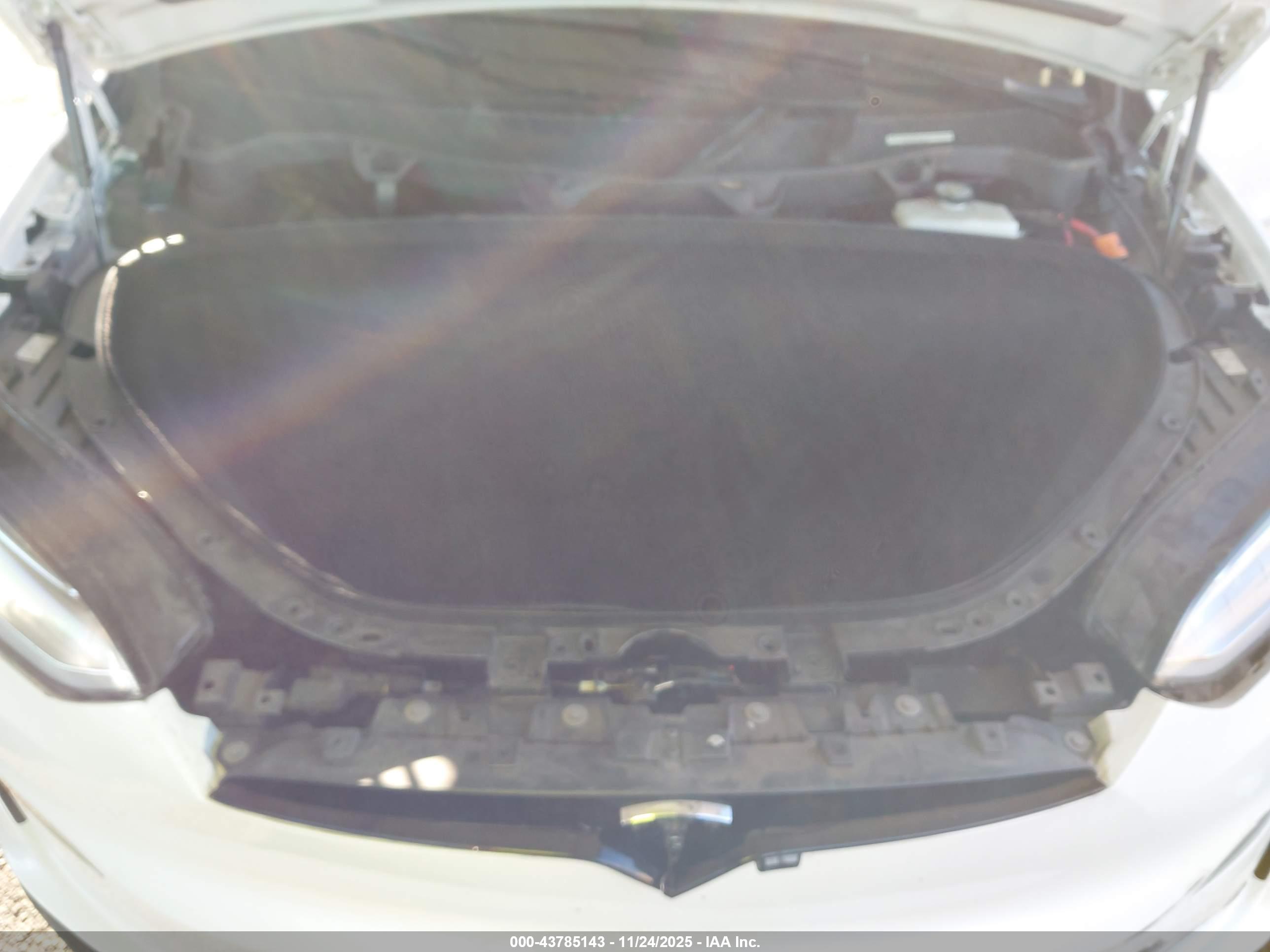 TESLA MODEL image 10