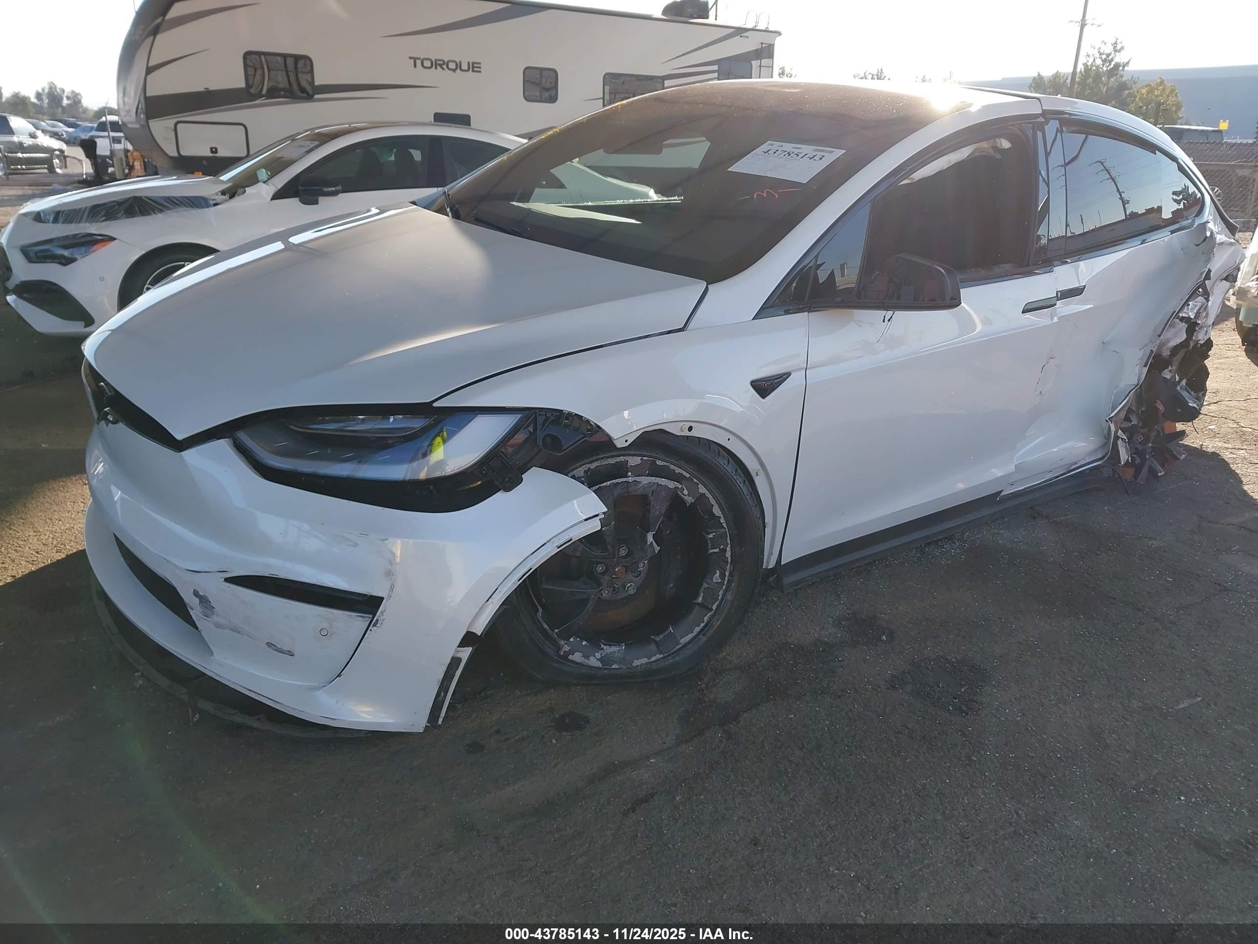 TESLA MODEL image 2