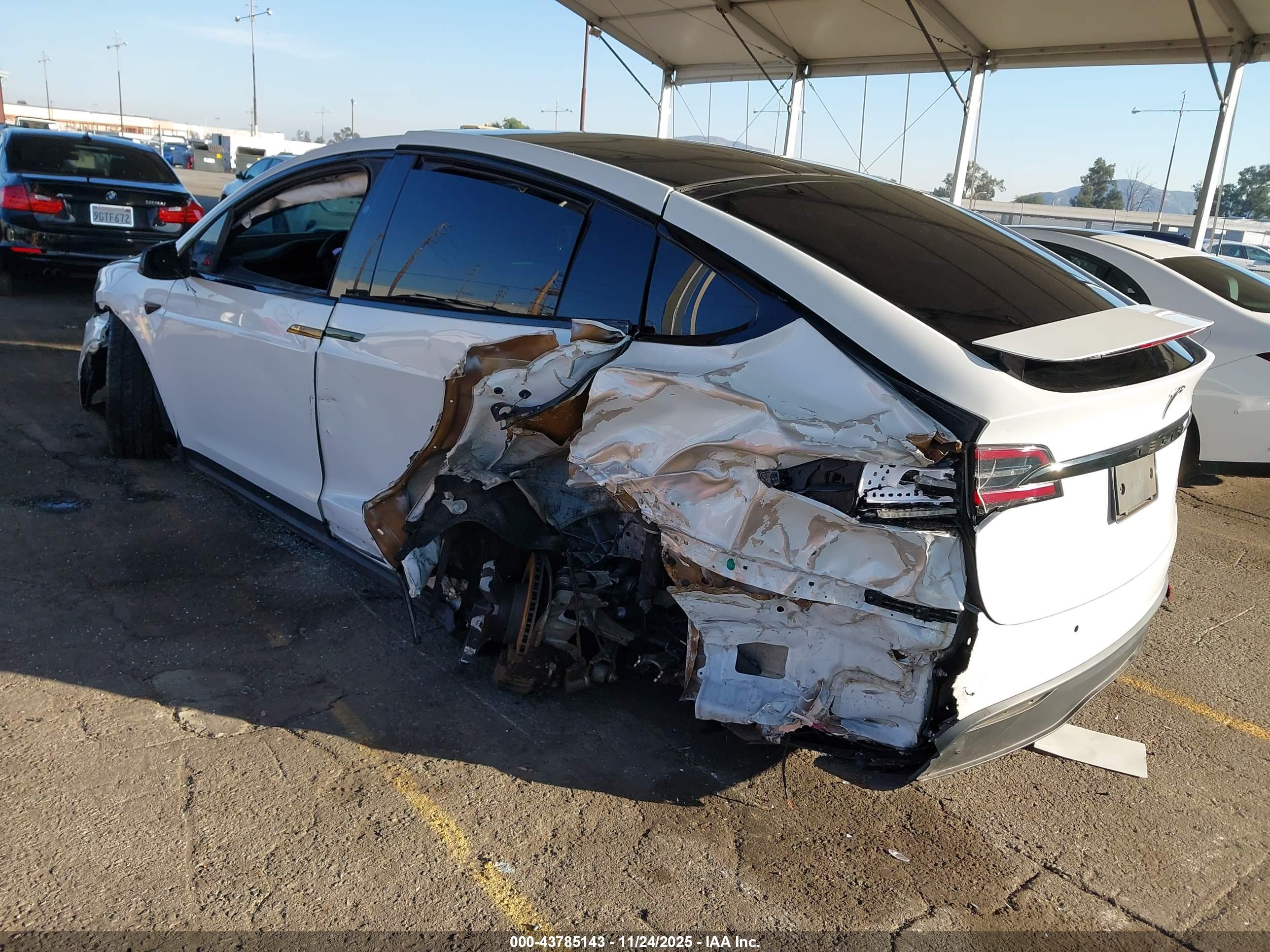 TESLA MODEL image 3