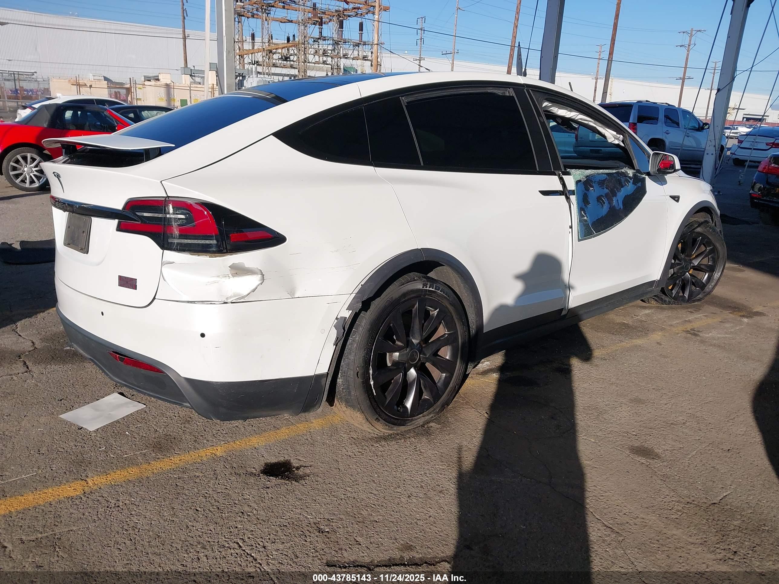 TESLA MODEL image 4