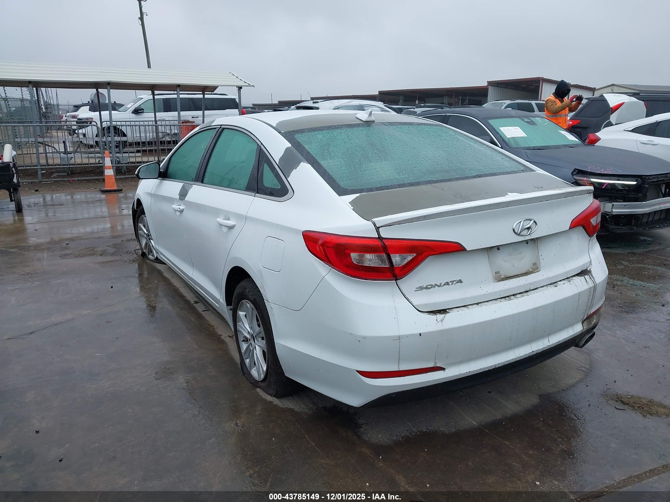 HYUNDAI SONATA image 3