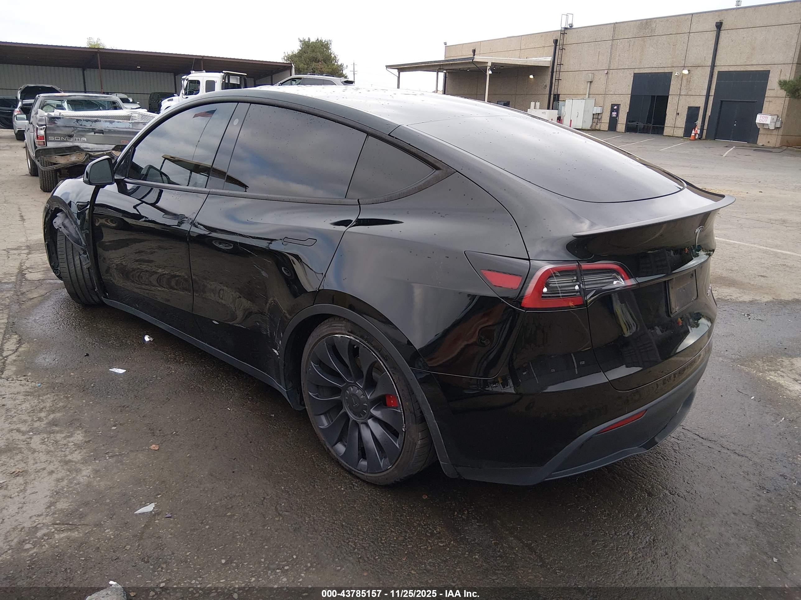 TESLA MODEL image 3