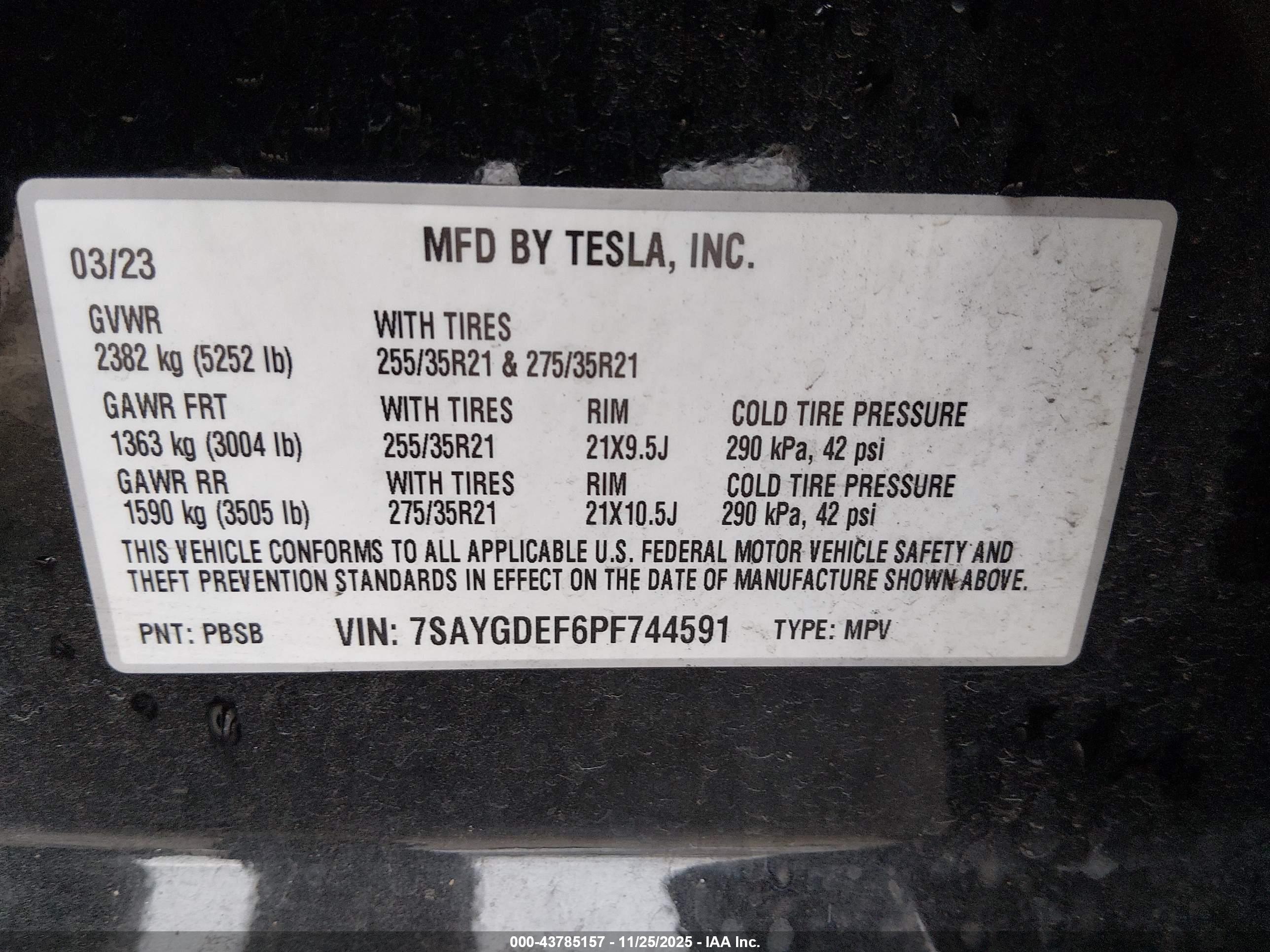 TESLA MODEL image 9