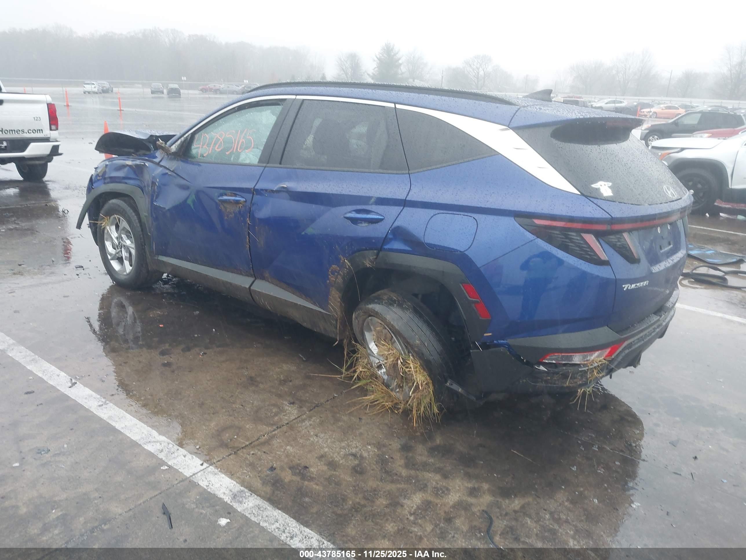 HYUNDAI TUCSON image 3