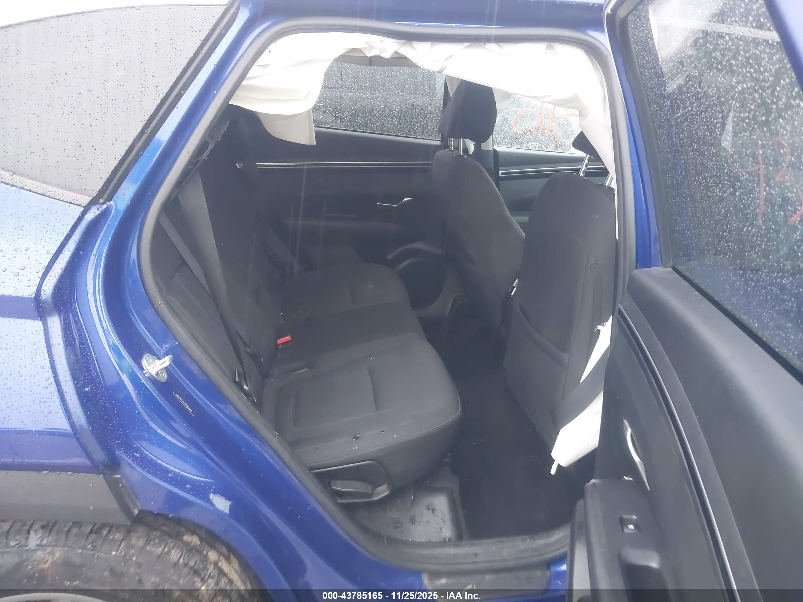 HYUNDAI TUCSON image 8