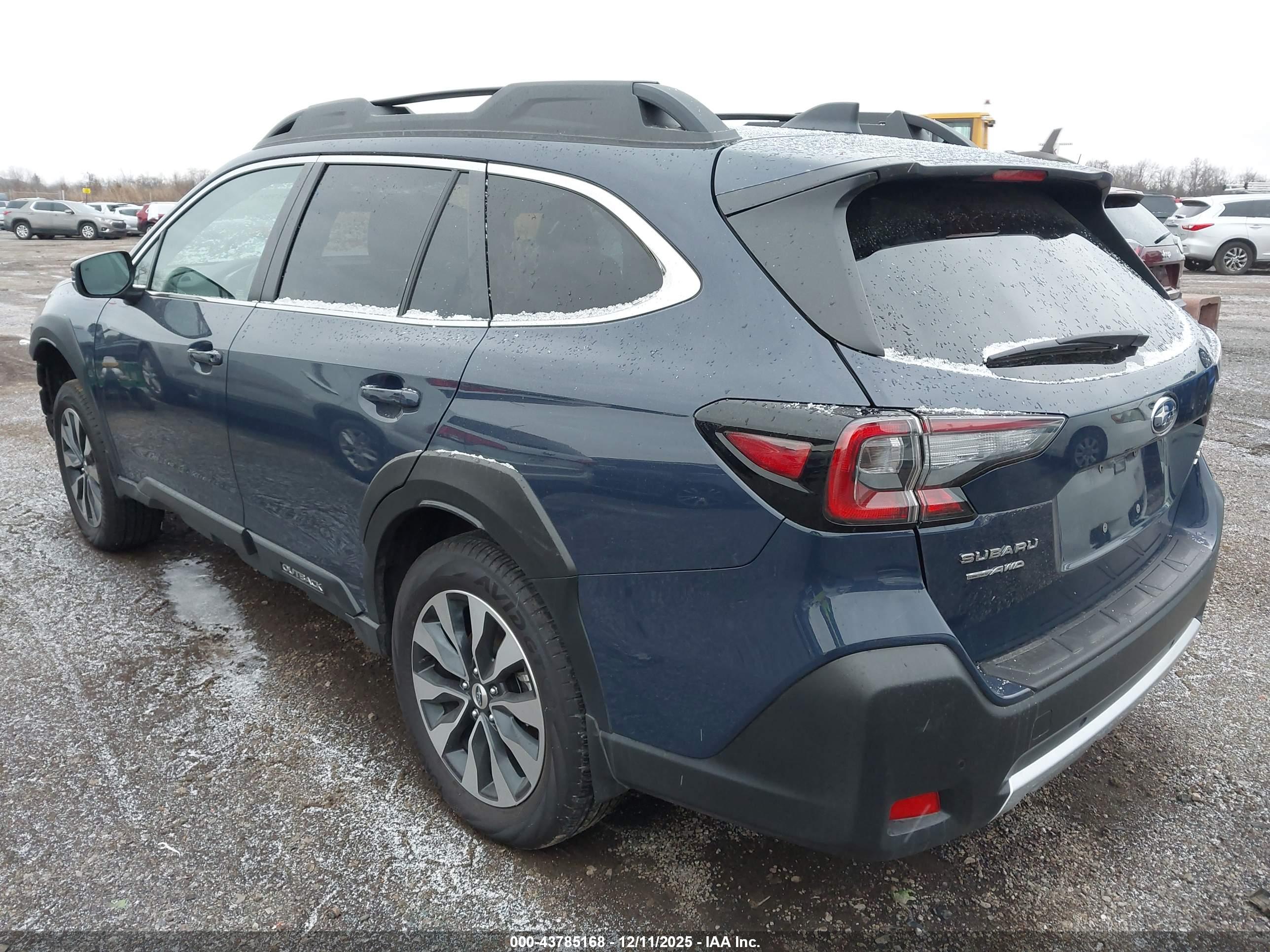 SUBARU OUTBACK image 3