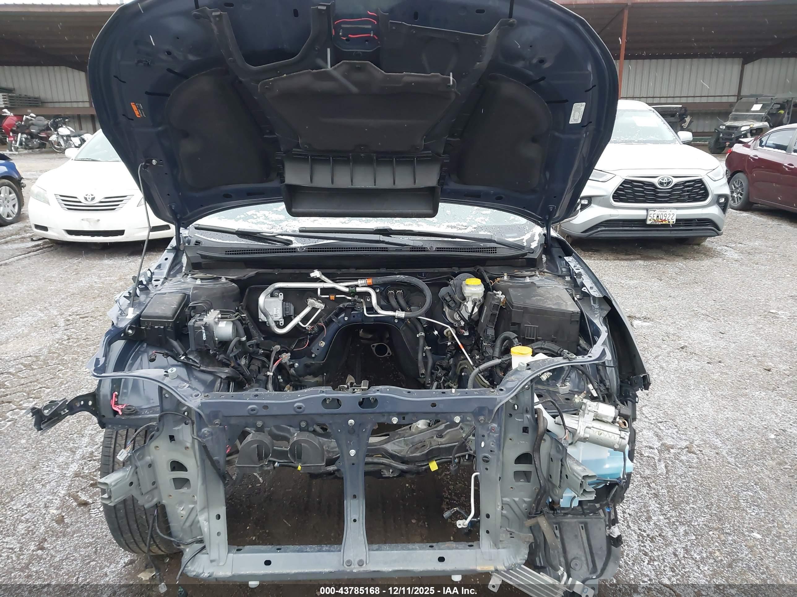 SUBARU OUTBACK image 6