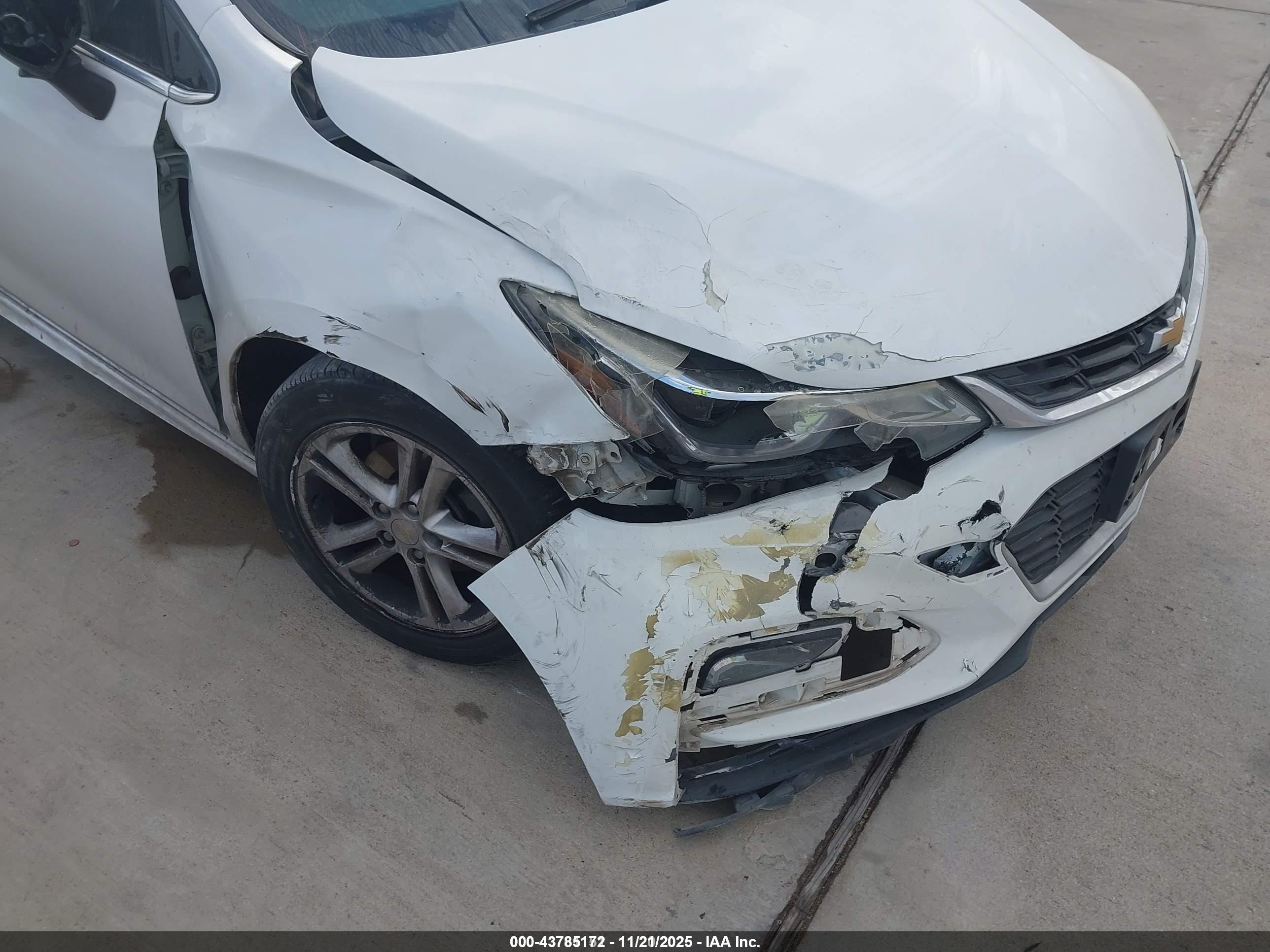 CHEVROLET CRUZE image 6