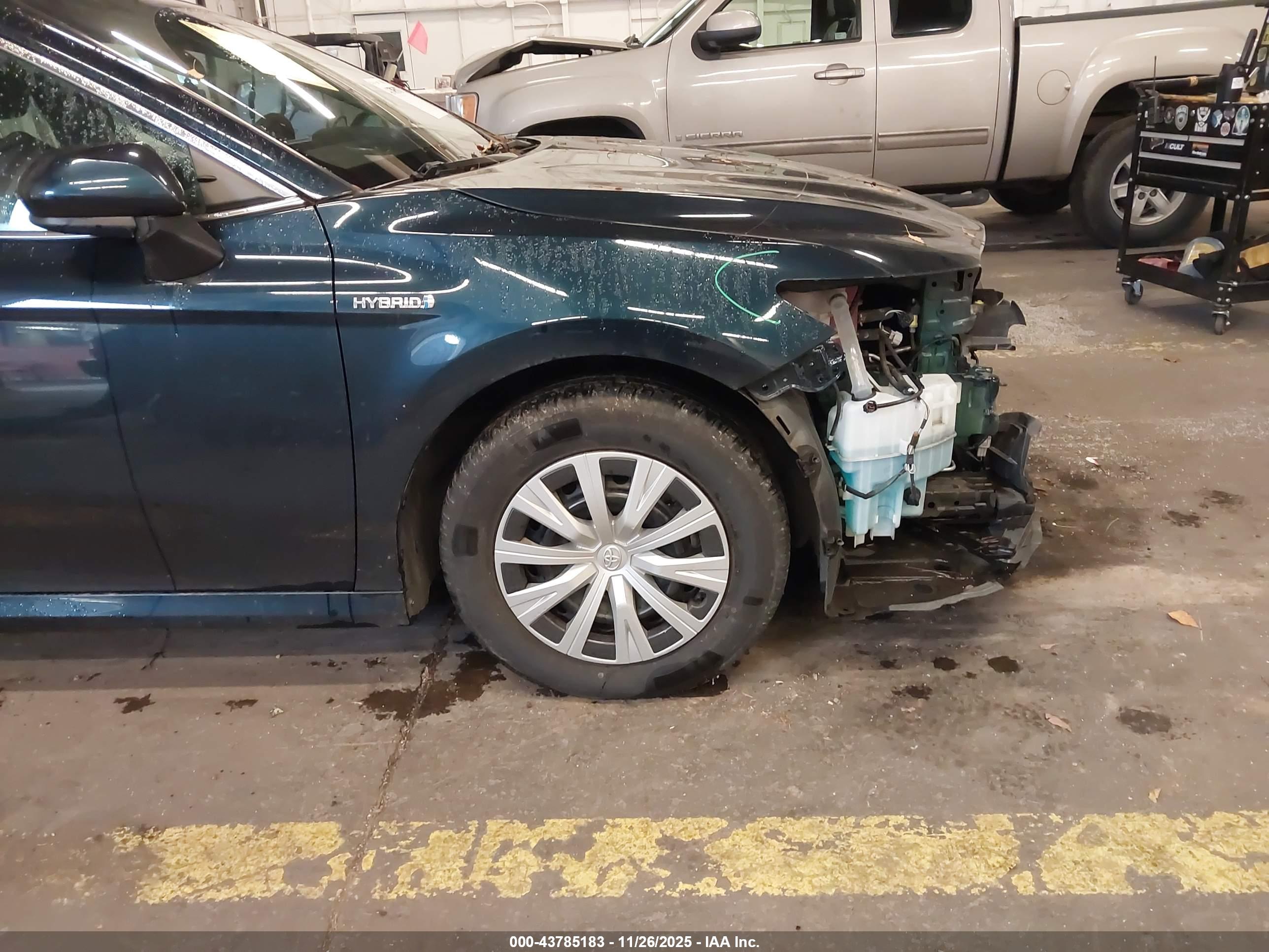 TOYOTA CAMRY image 6