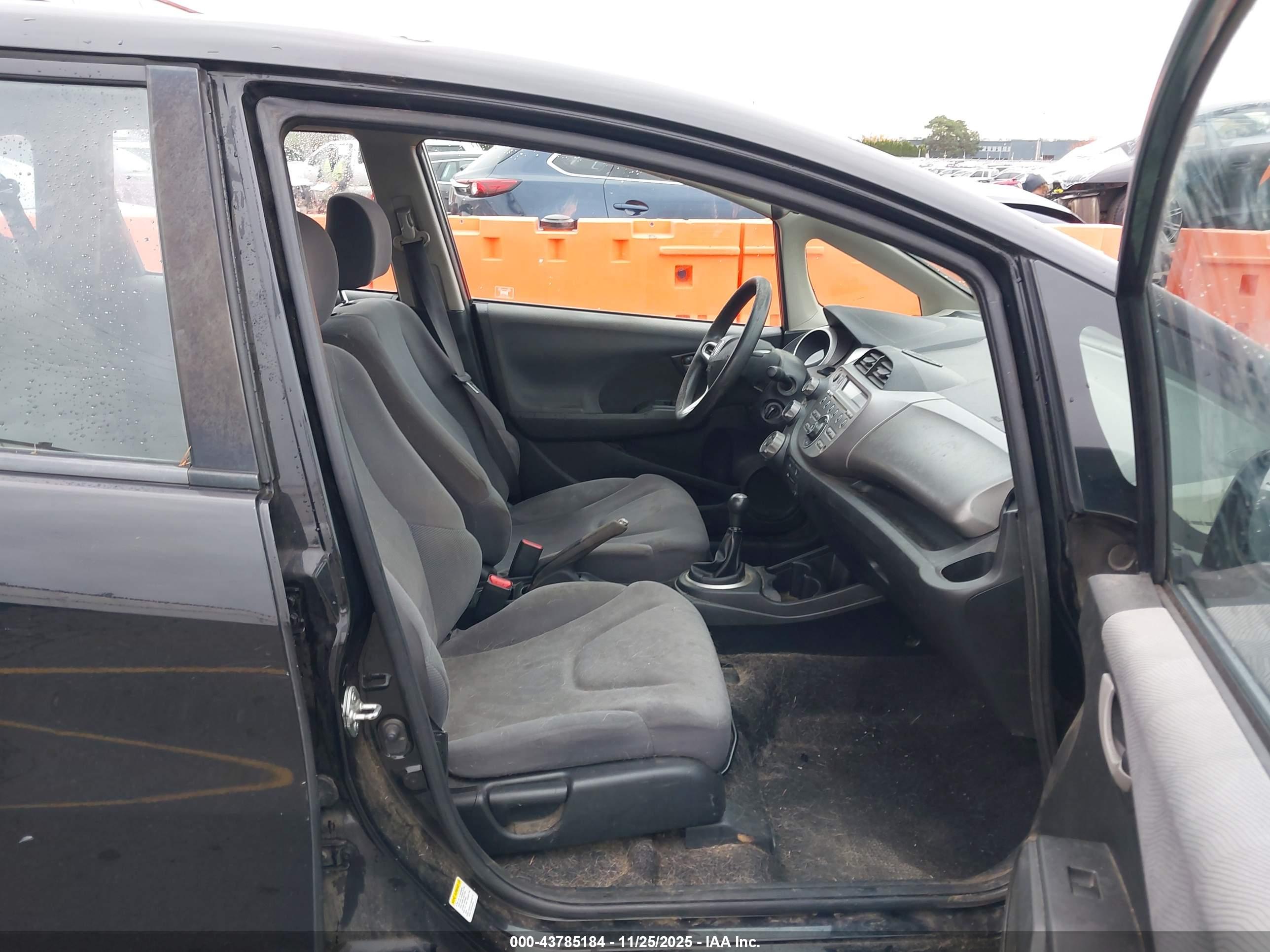 HONDA FIT image 5