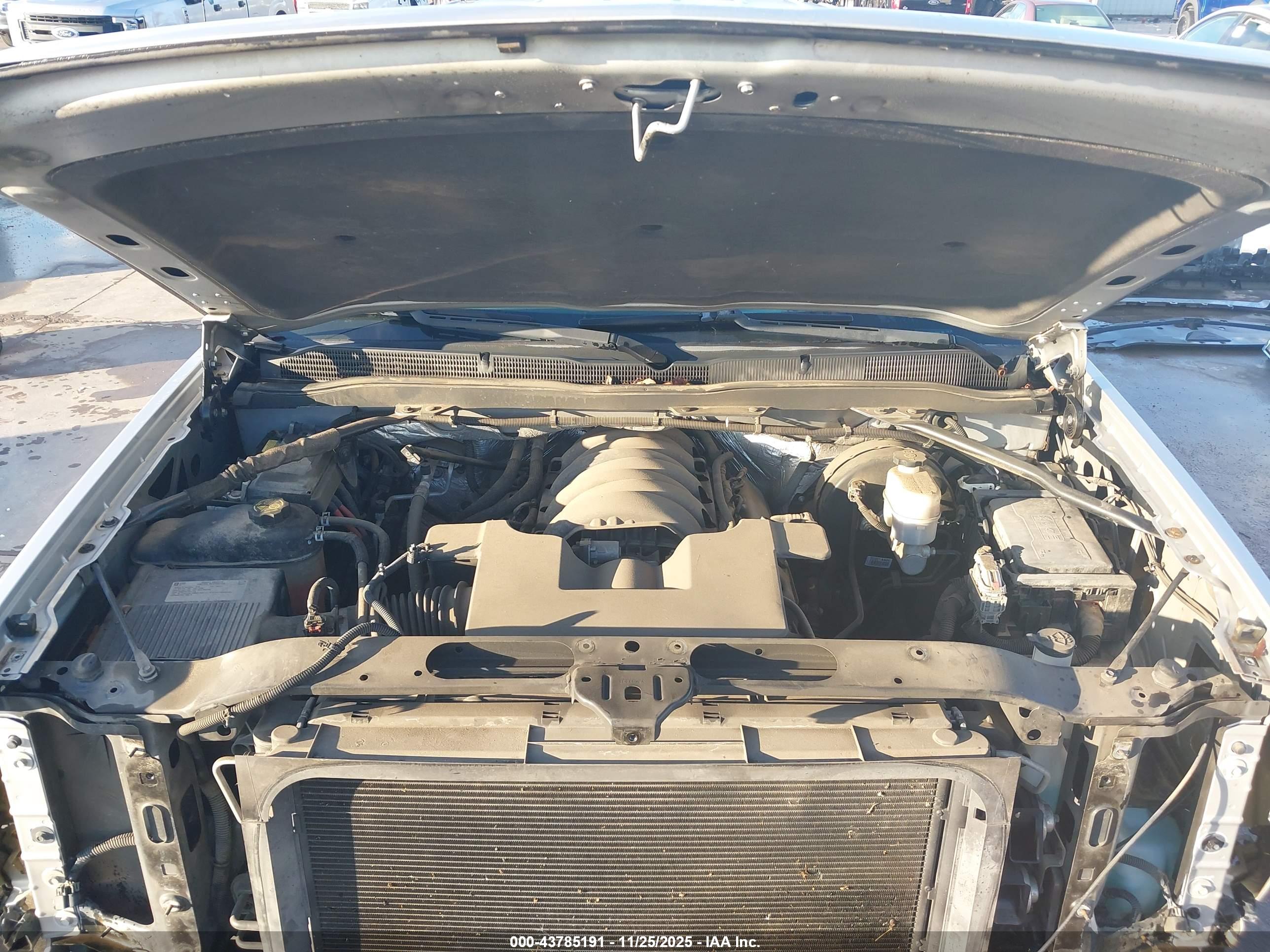 CHEVROLET SILVERADO image 10