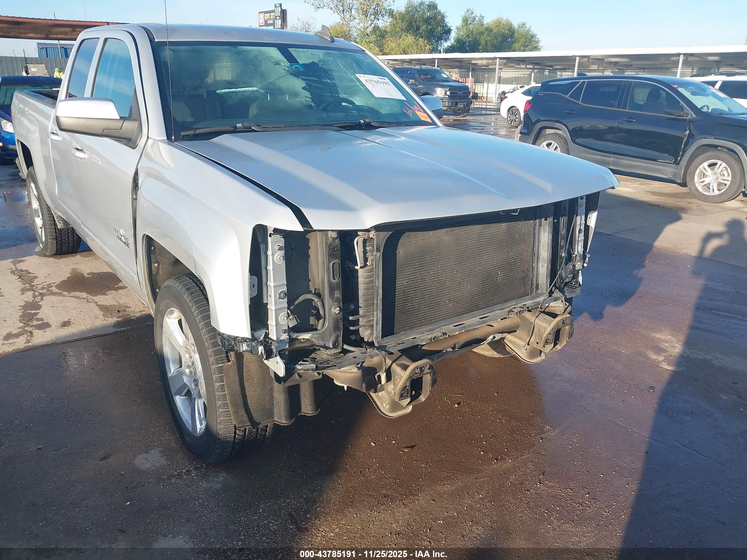 CHEVROLET SILVERADO image 6