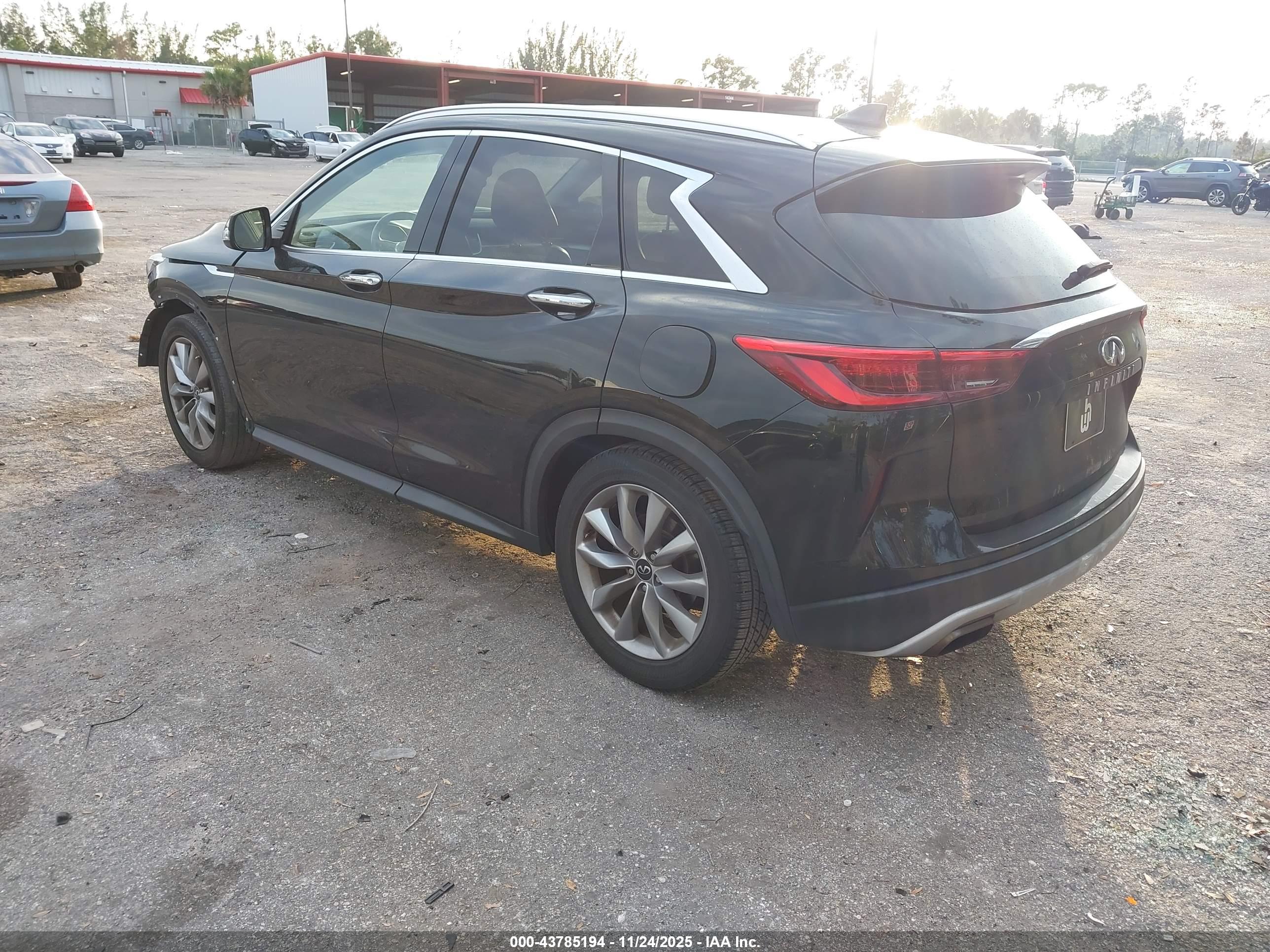 INFINITI QX50 image 3