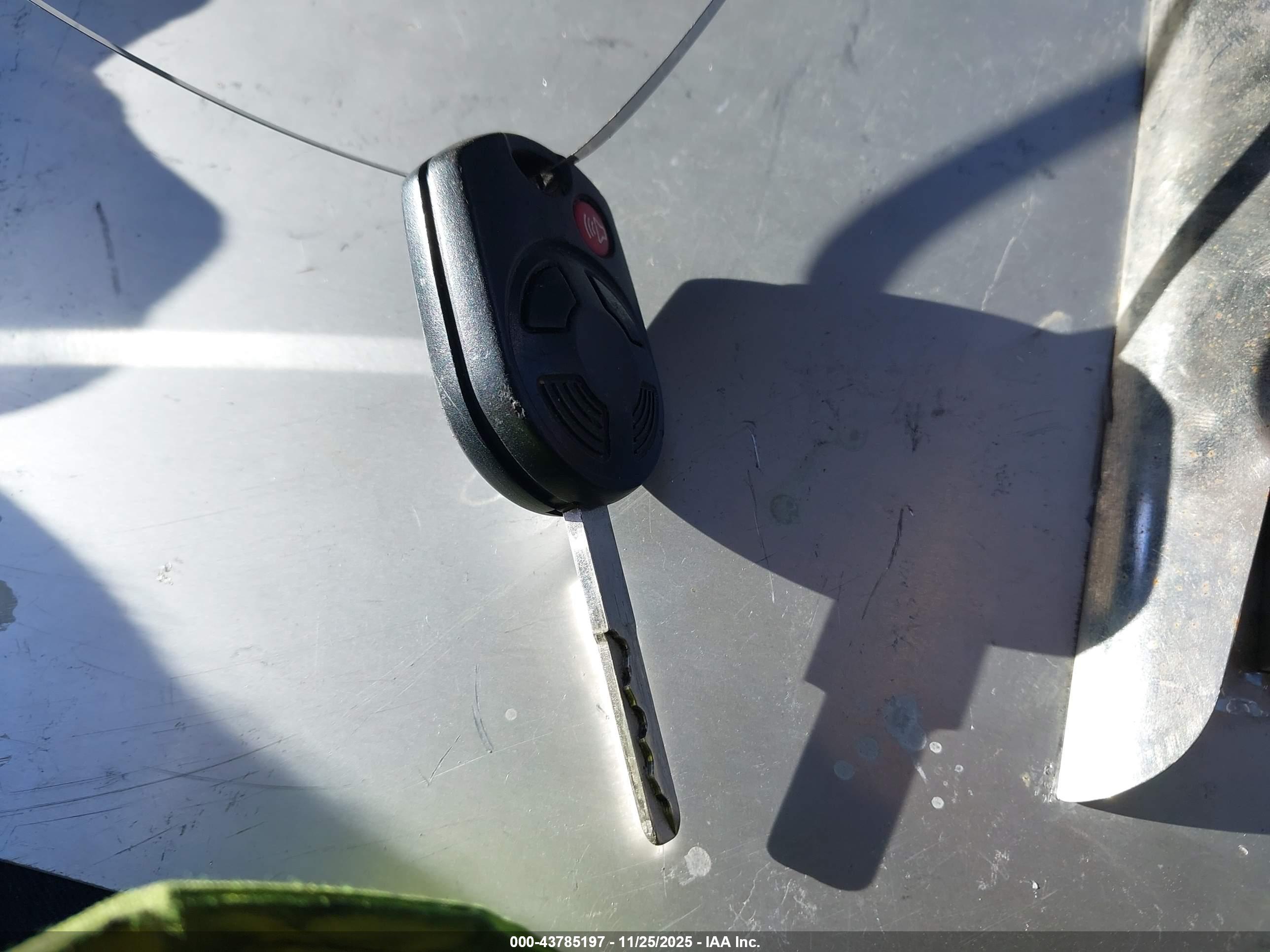 FORD ESCAPE image 11