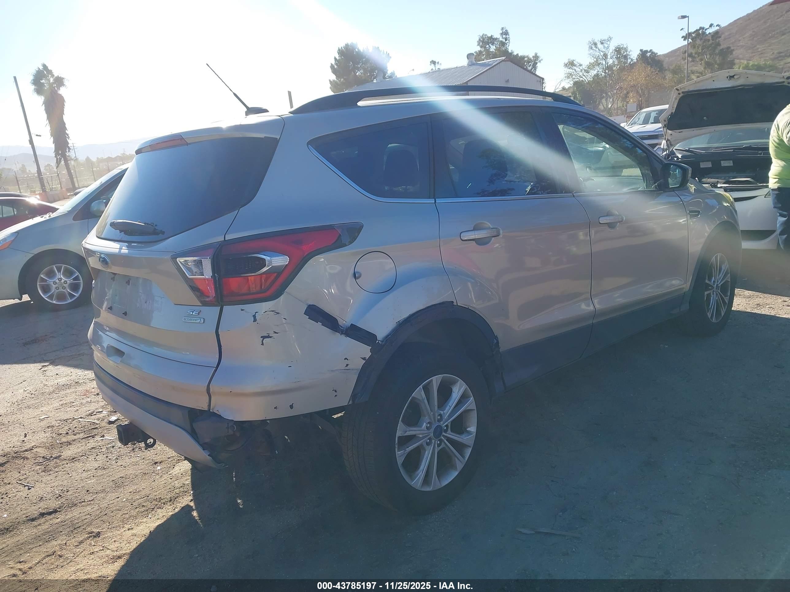 FORD ESCAPE image 4