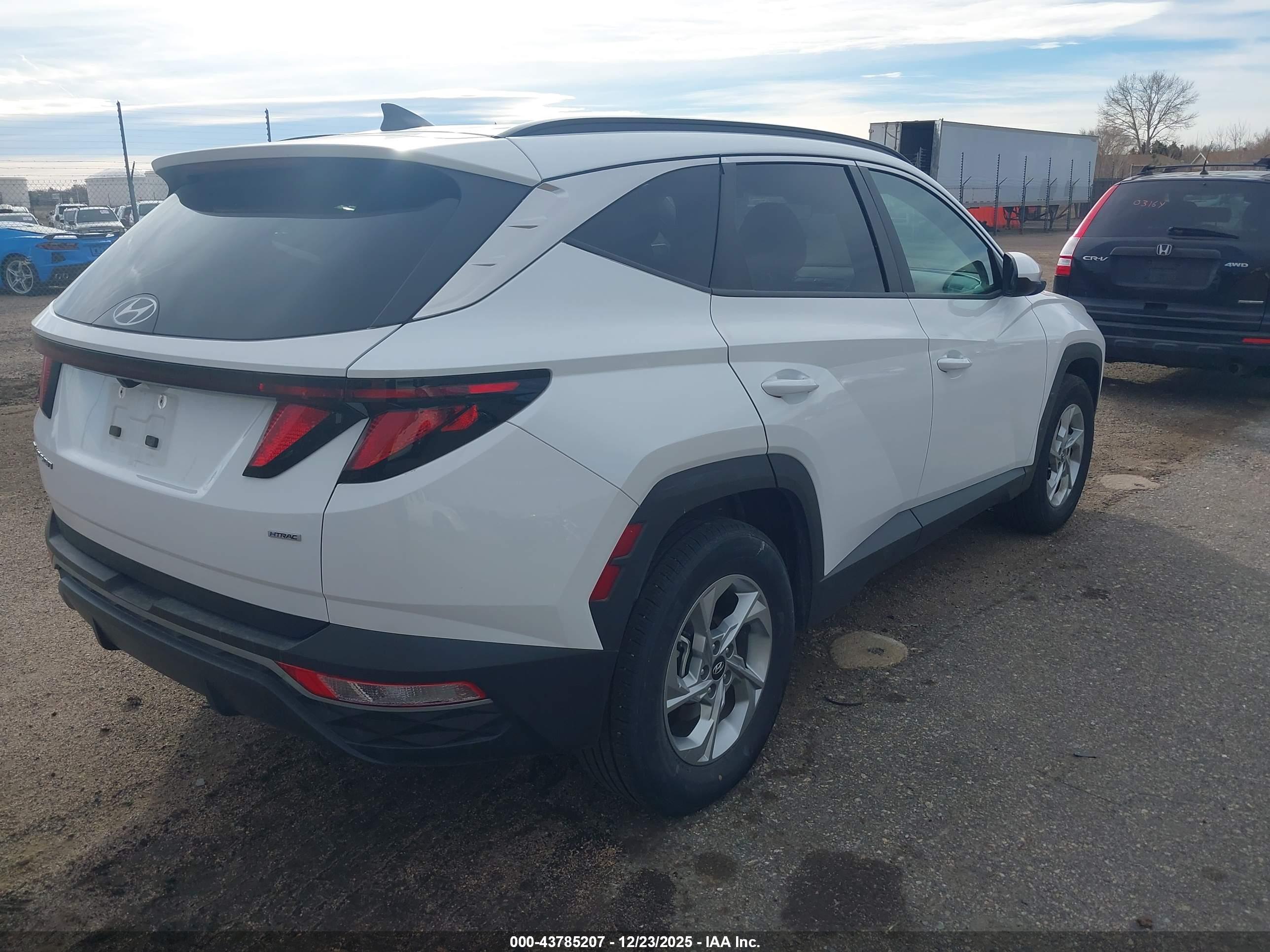 HYUNDAI TUCSON image 4
