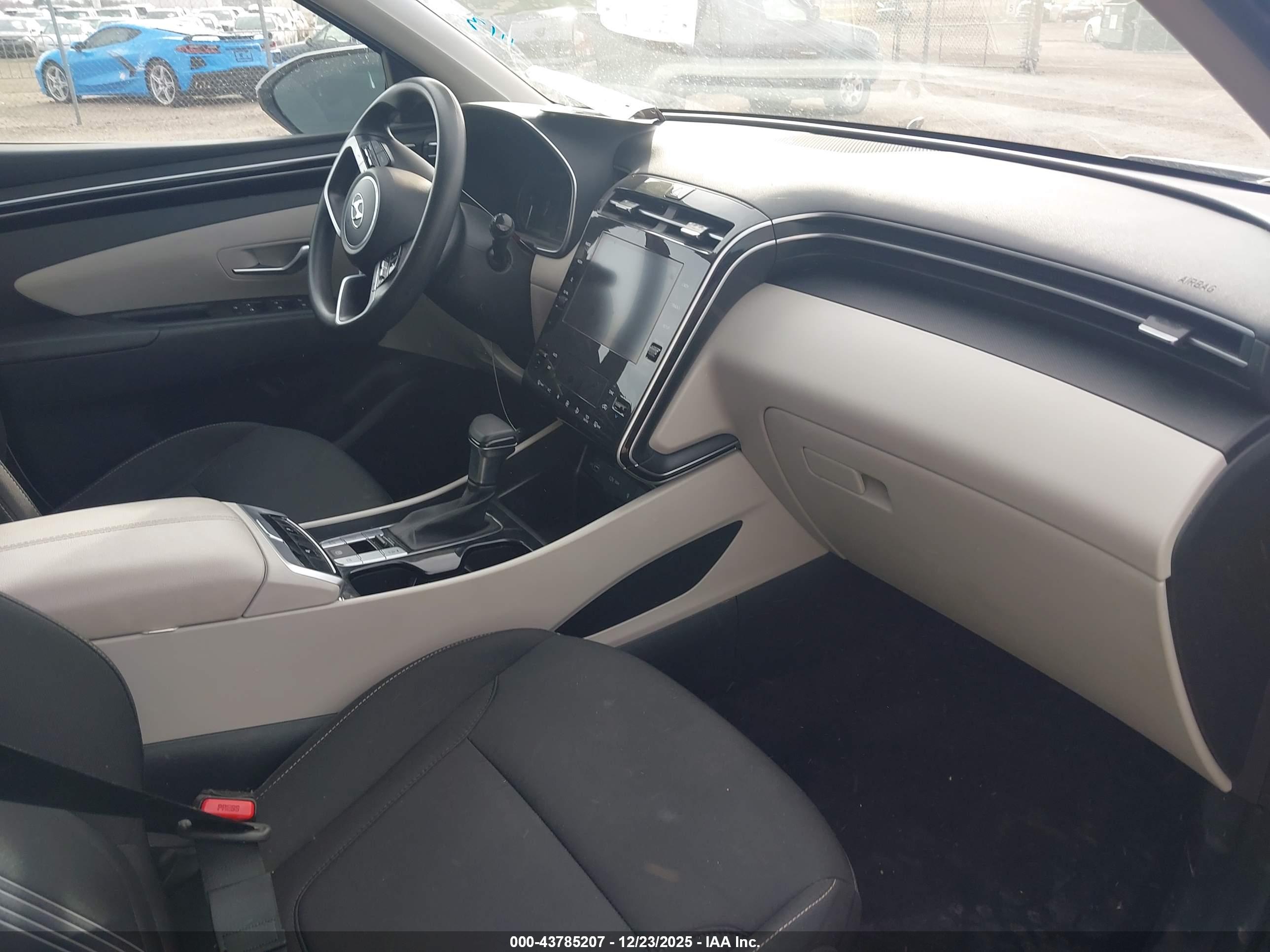 HYUNDAI TUCSON image 5
