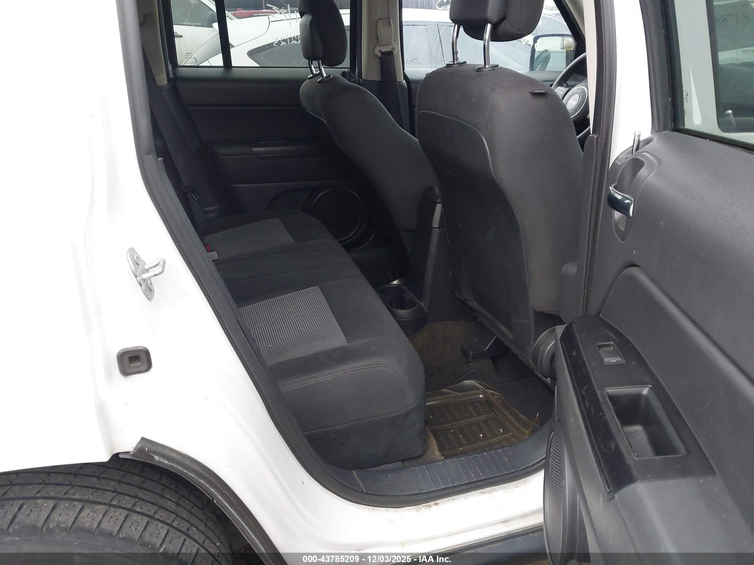 JEEP PATRIOT image 8