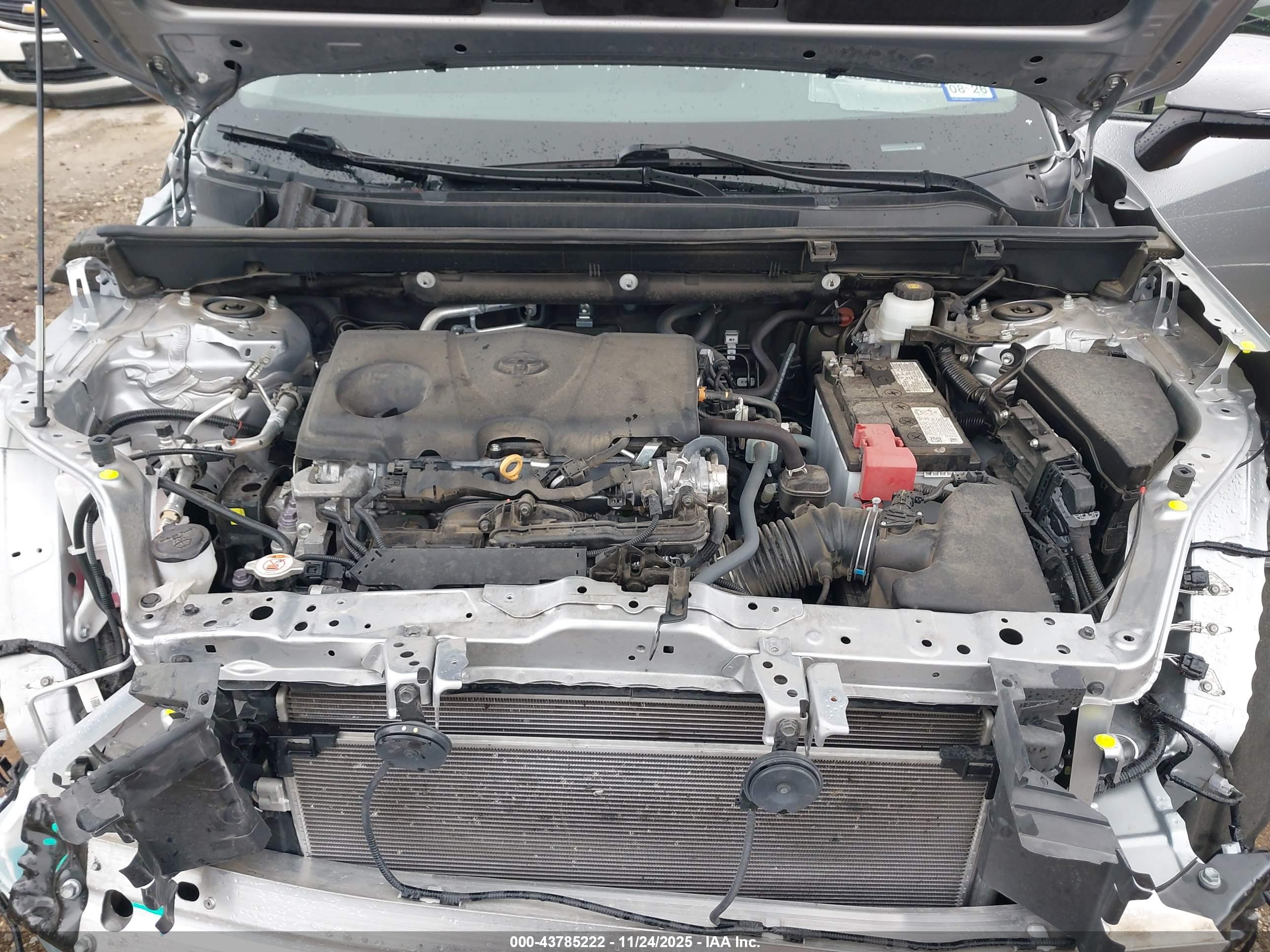 TOYOTA RAV4 image 10
