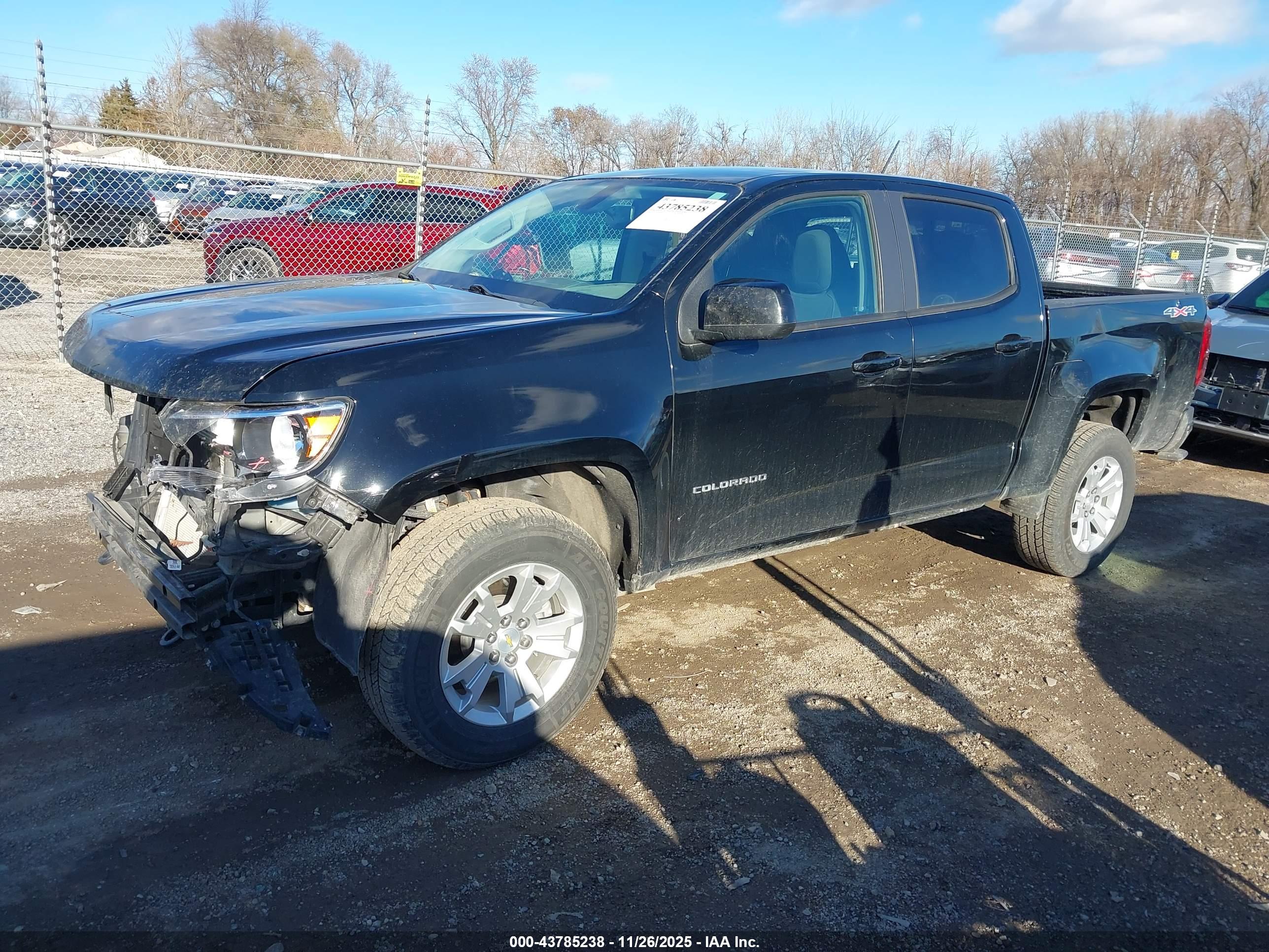 CHEVROLET COLORADO image 2