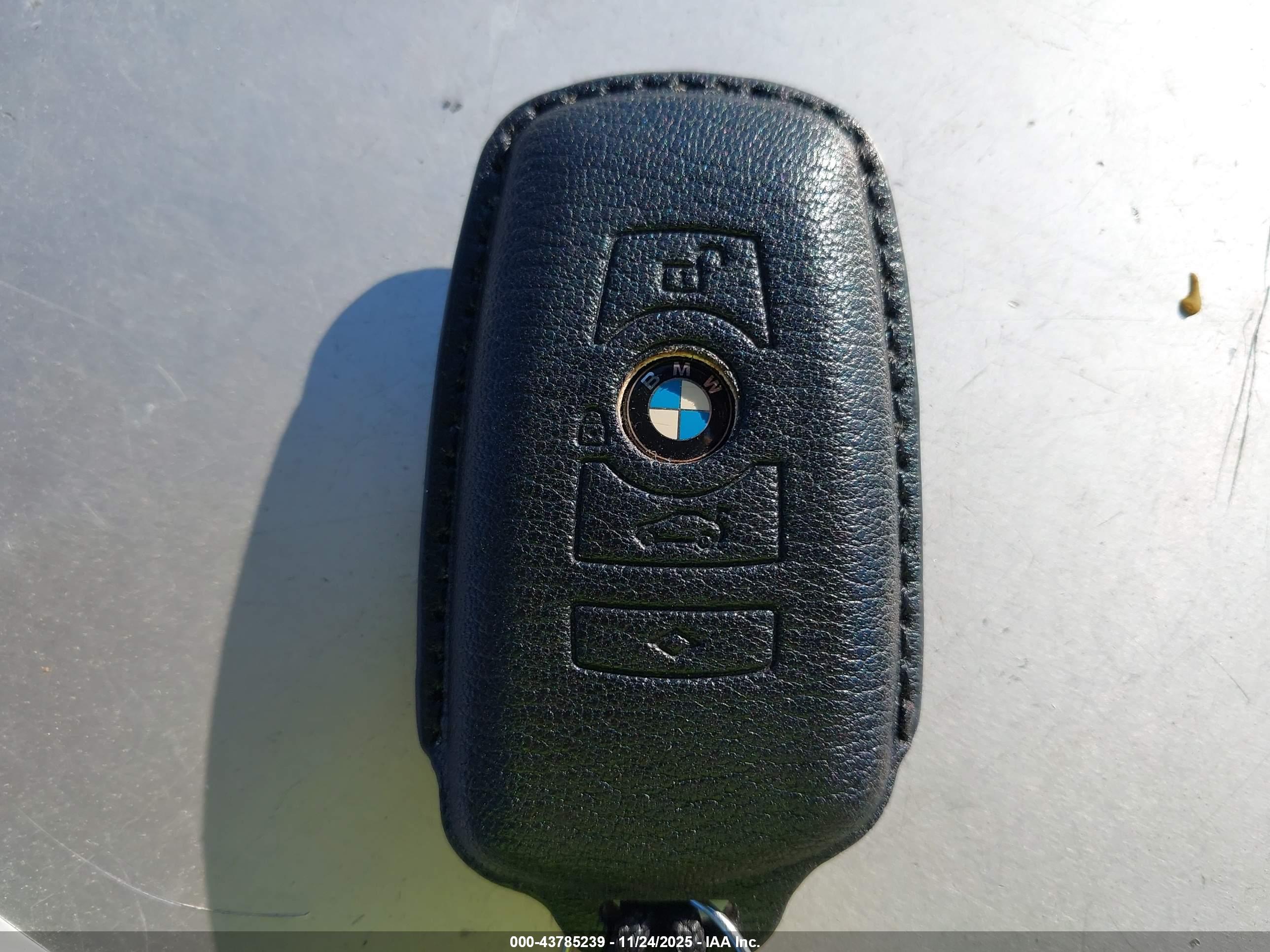 BMW 328I image 11