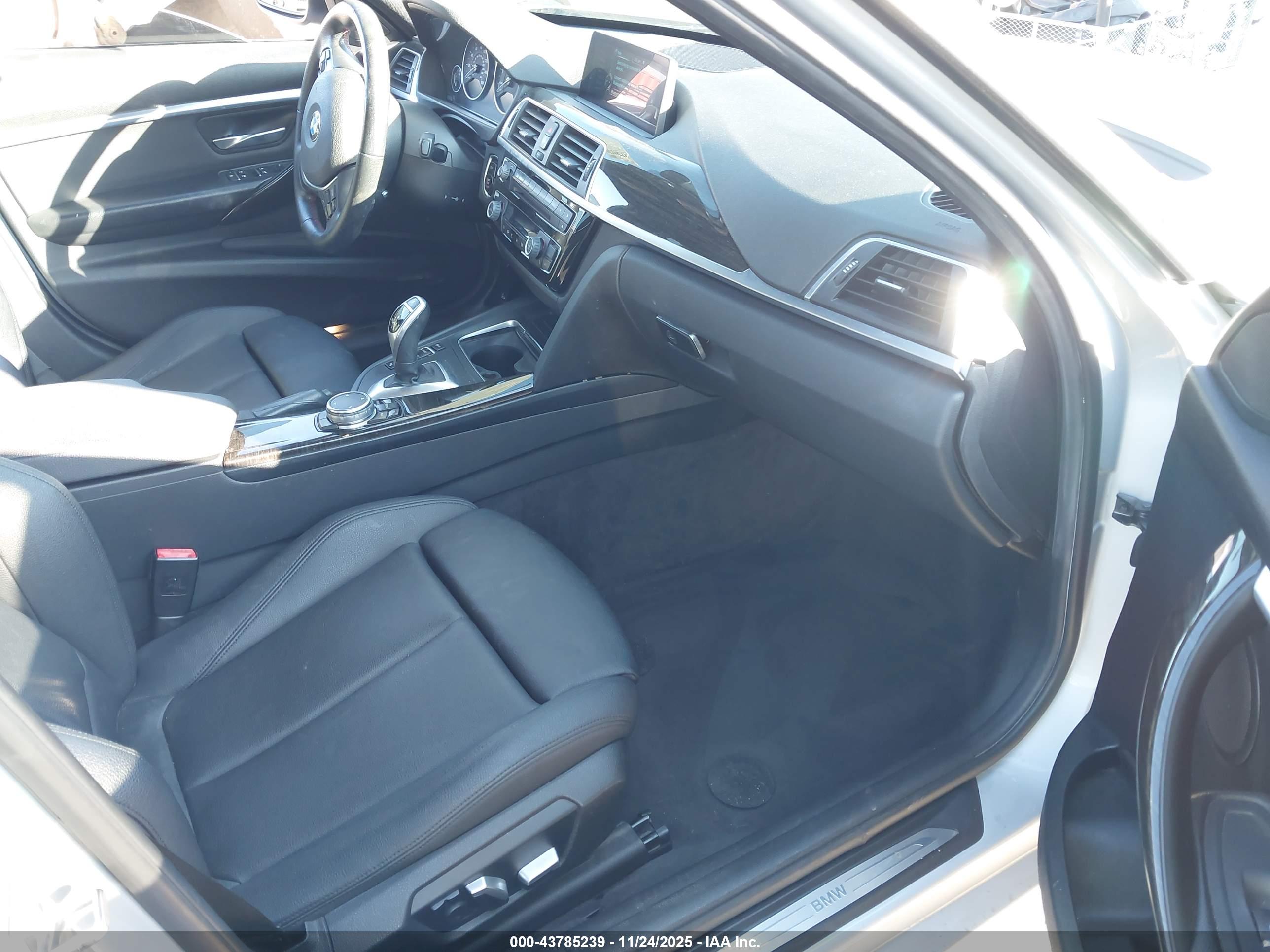 BMW 328I image 5