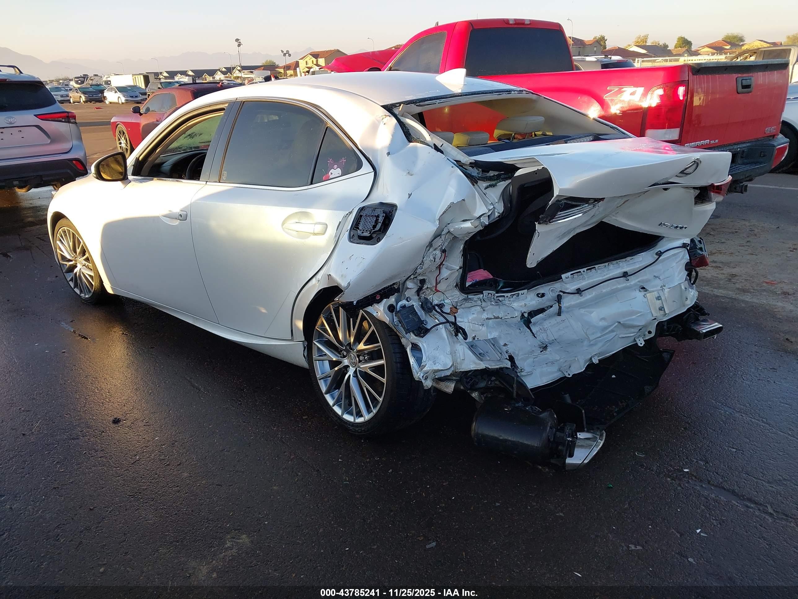 LEXUS IS image 3