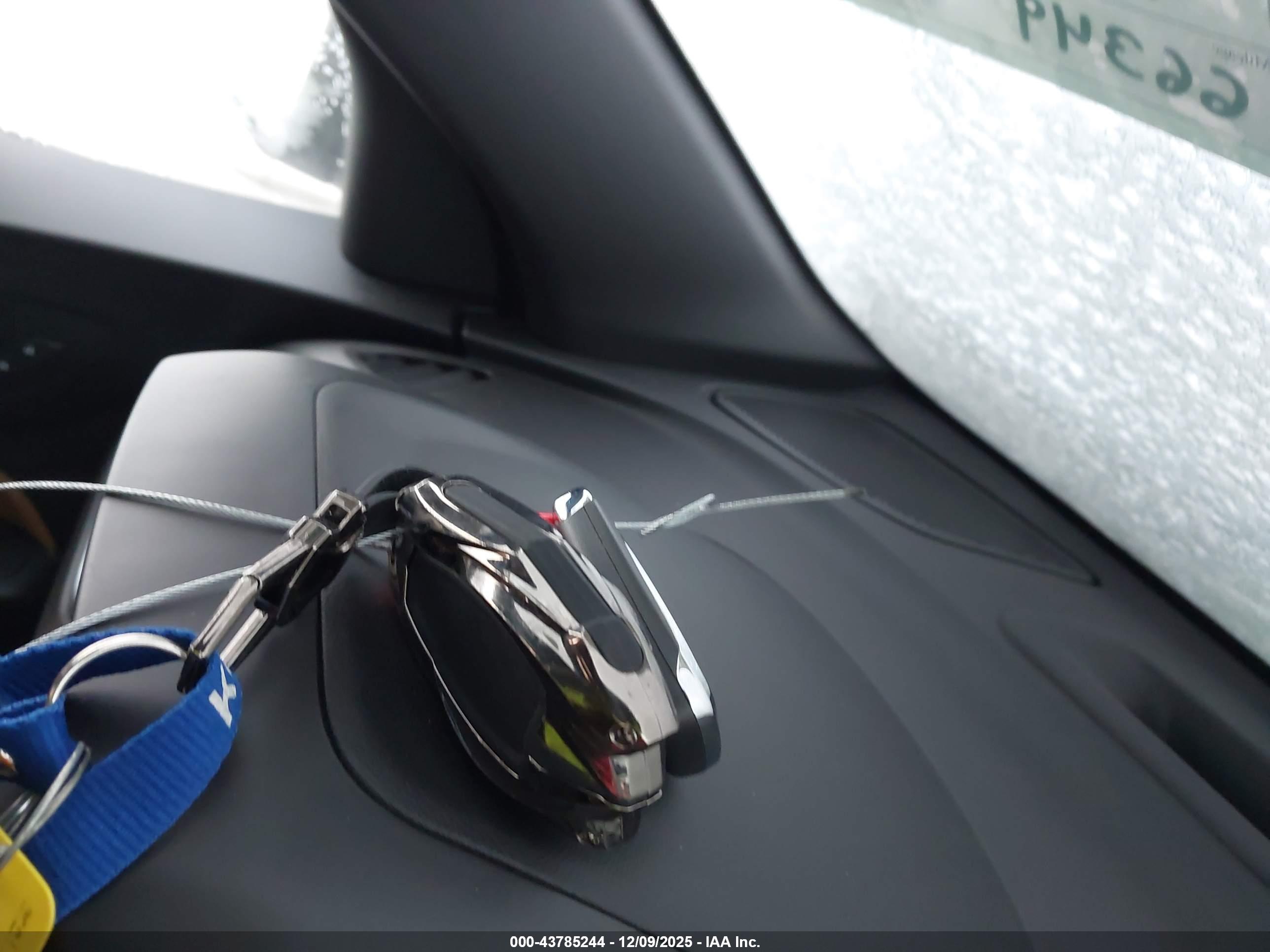 CHEVROLET EQUINOX image 11