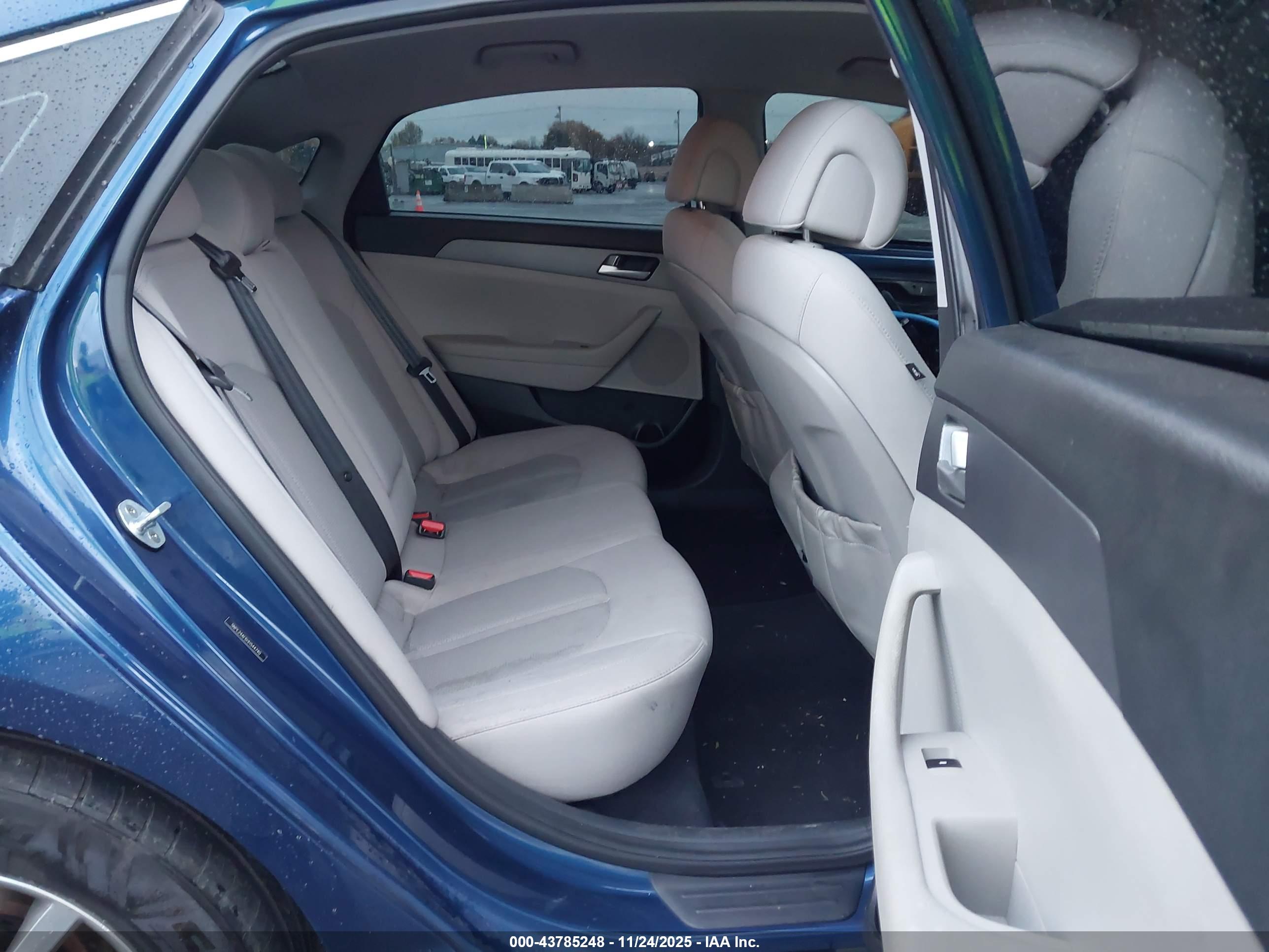 HYUNDAI SONATA image 8