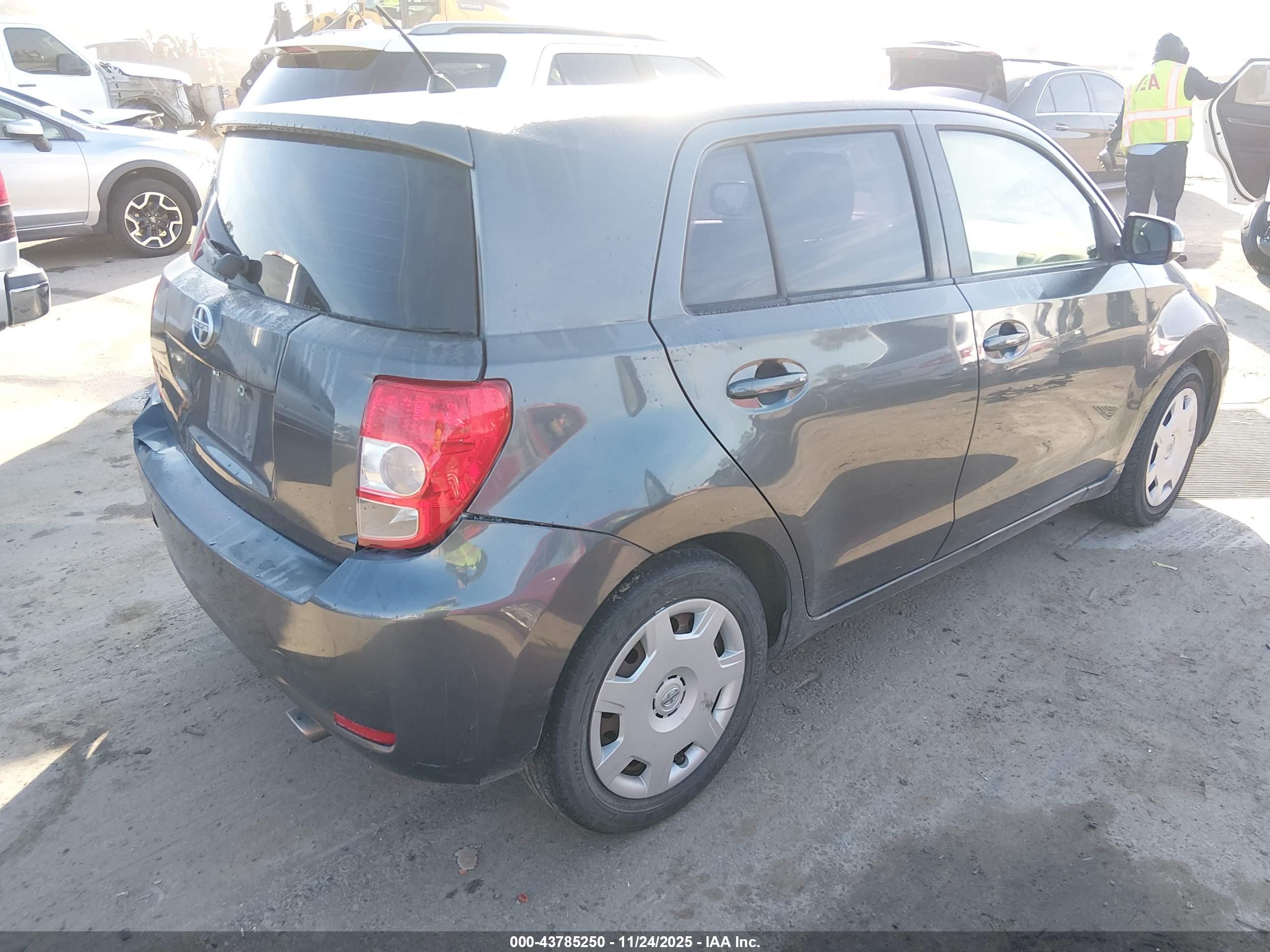 SCION XD image 4