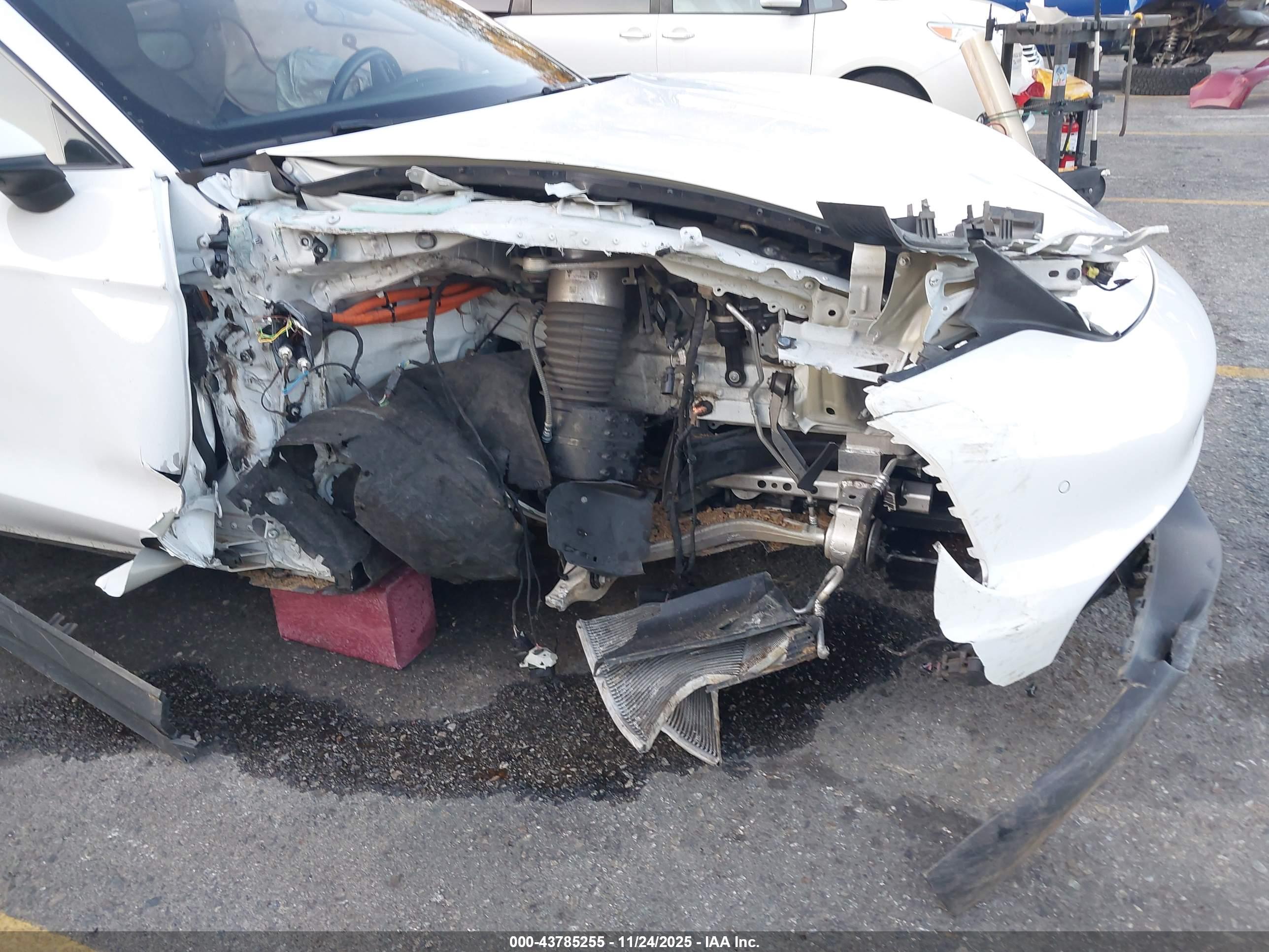 PORSCHE TAYCAN image 6