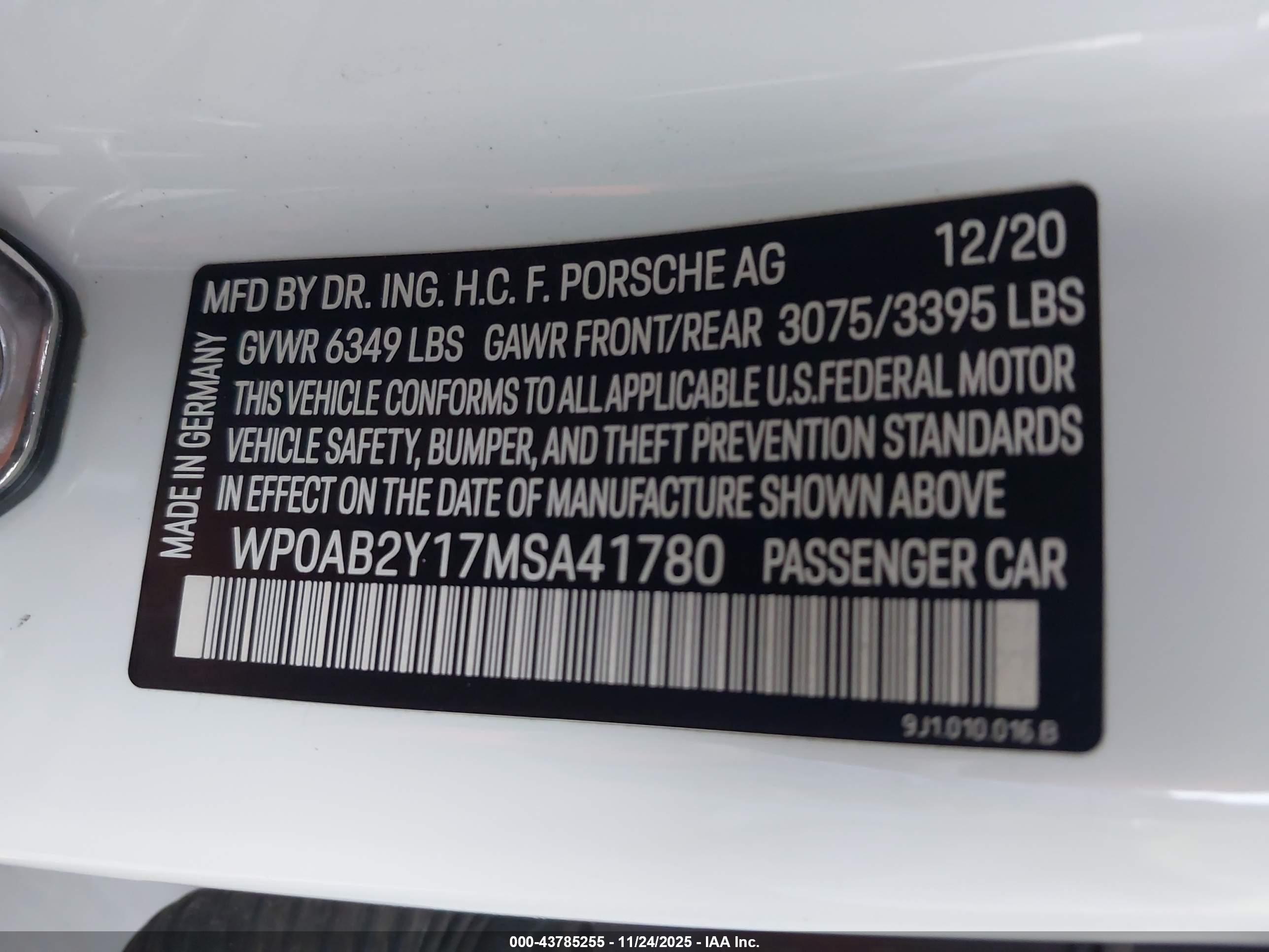 PORSCHE TAYCAN image 9