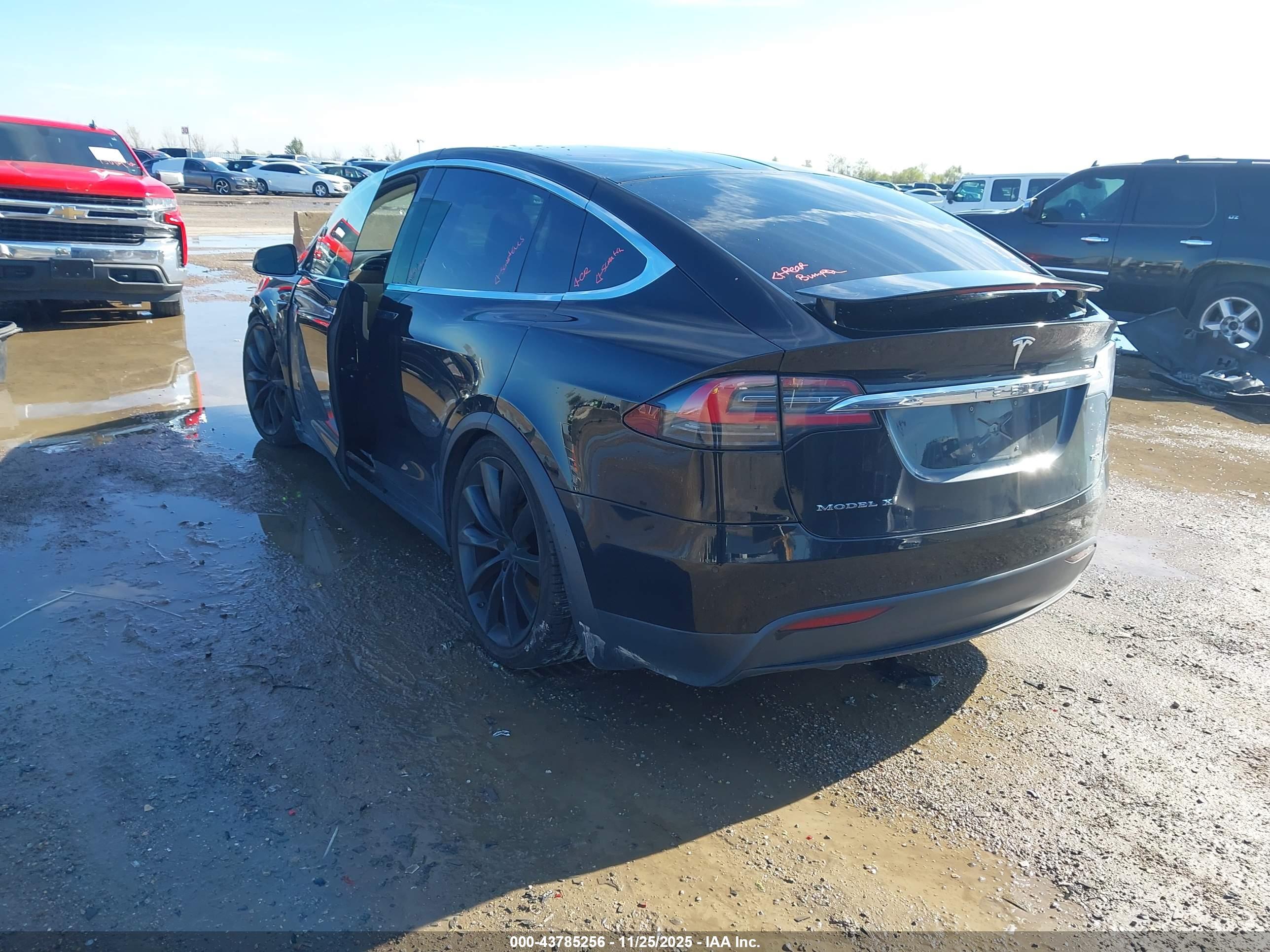 TESLA MODEL image 3