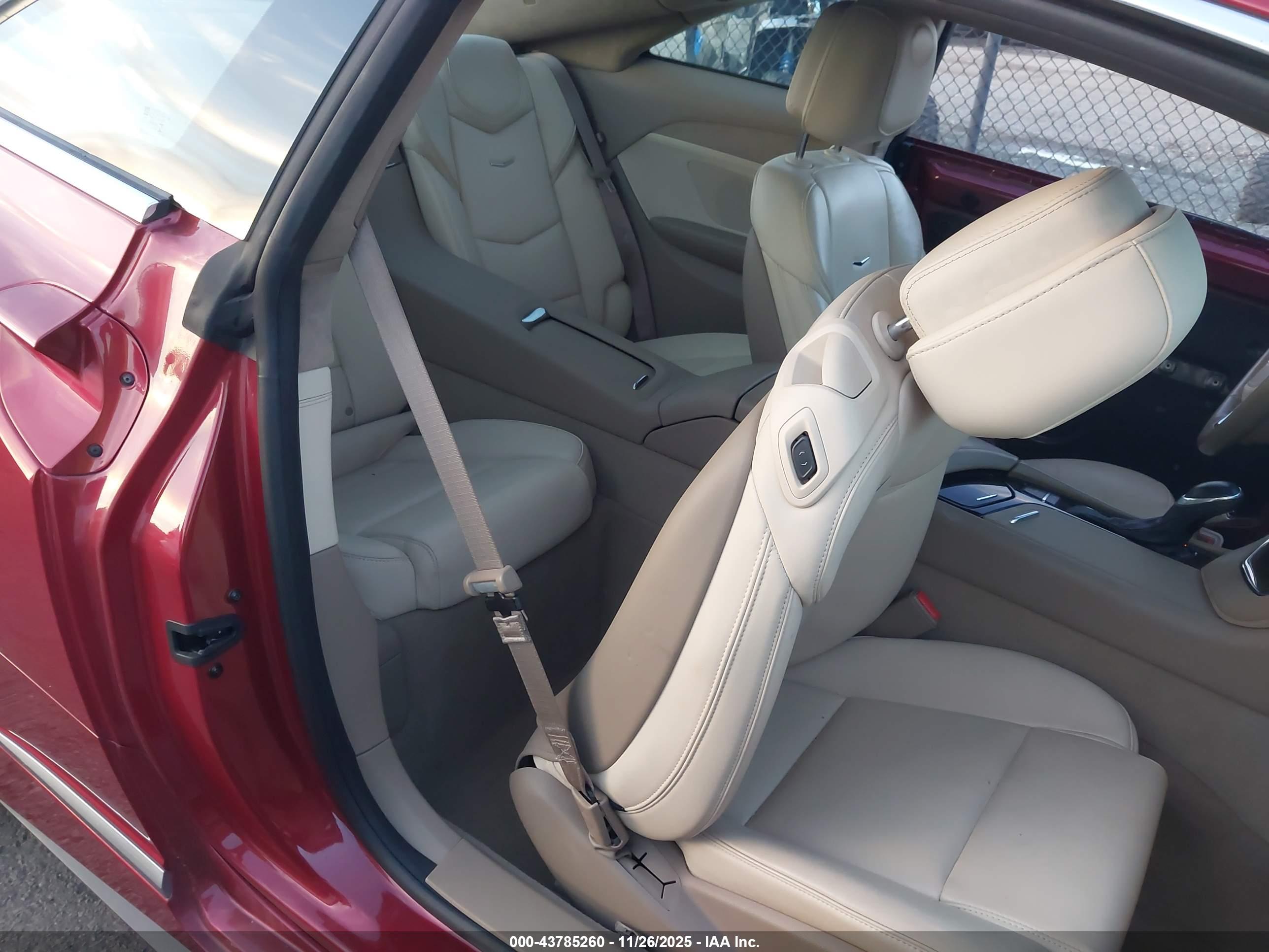 CADILLAC ELR image 8